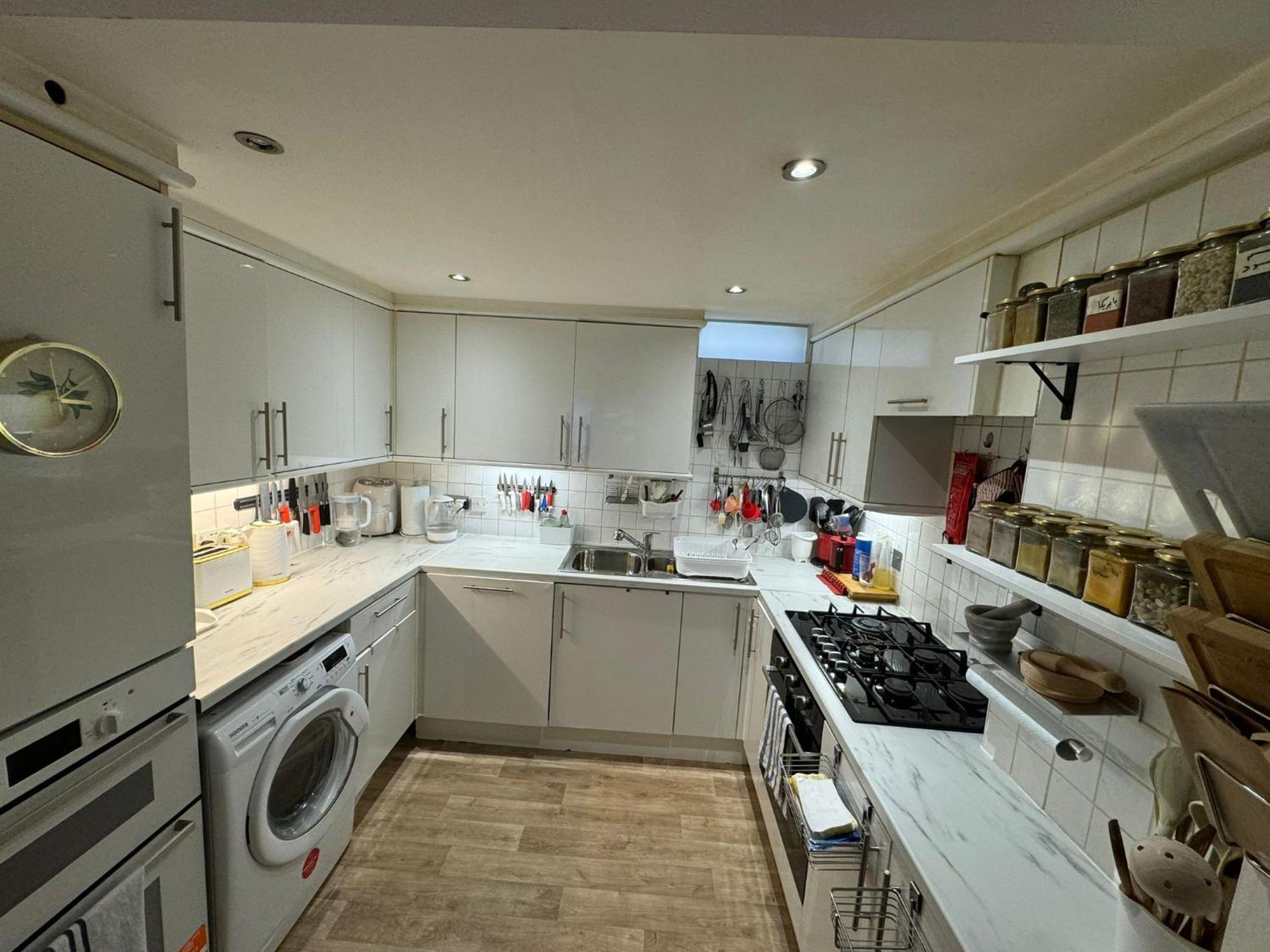 Gem 2 Apartment