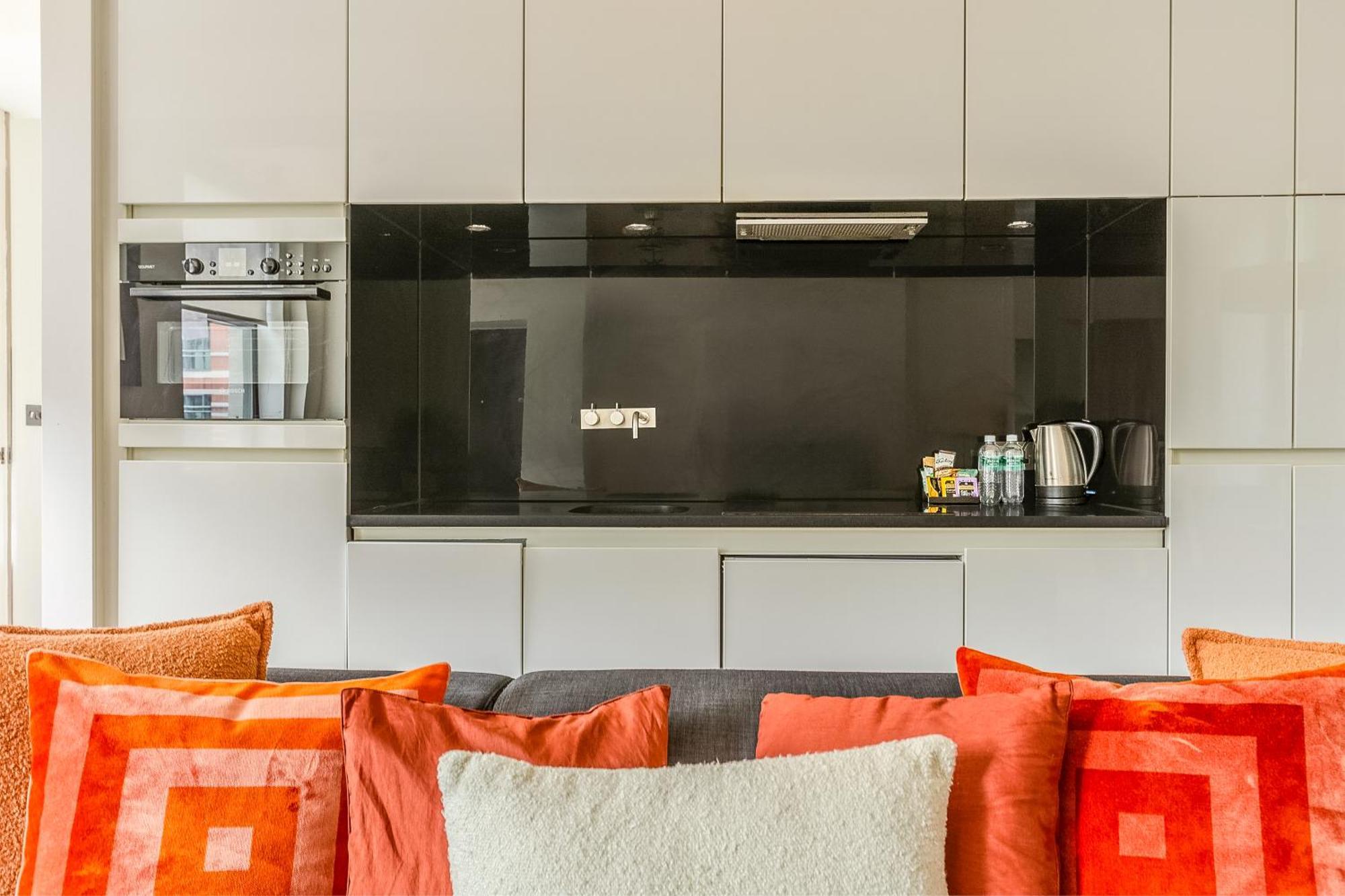 Modern Serviced 3 Minutes From Blackfriars Station * Londen