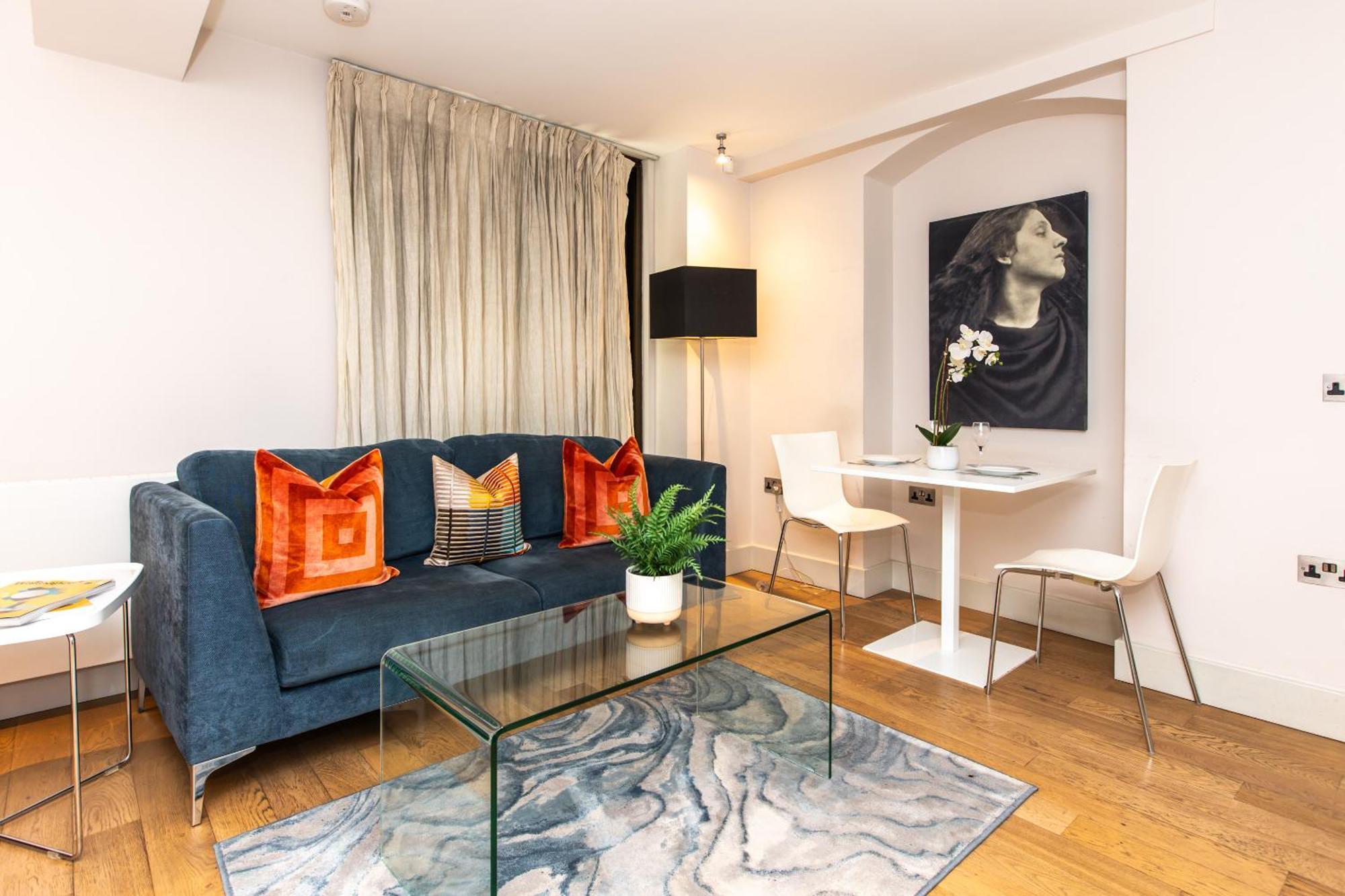Modern Serviced 3 Minutes From Blackfriars Station Londen