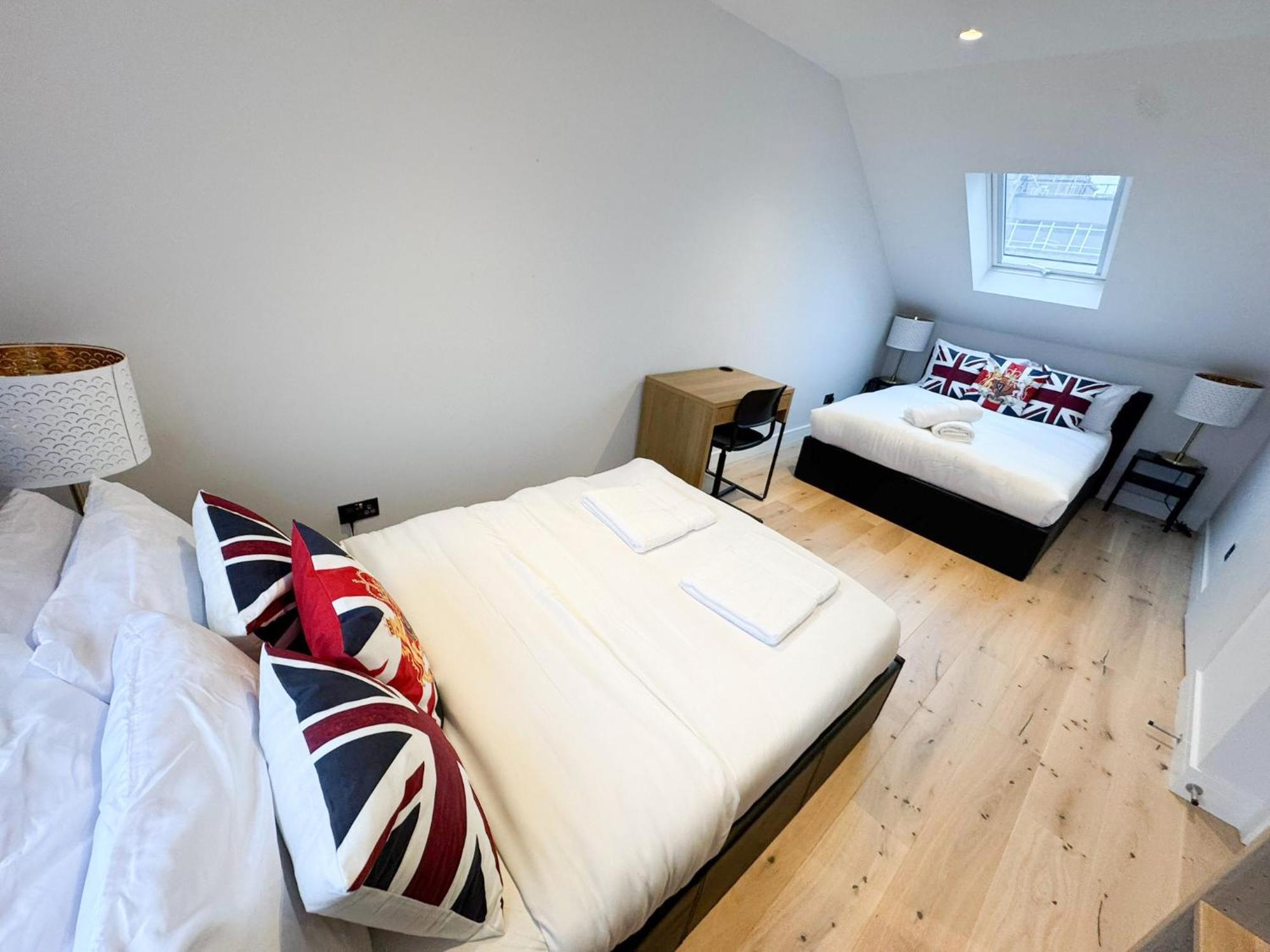 Willesden Penthouse * London