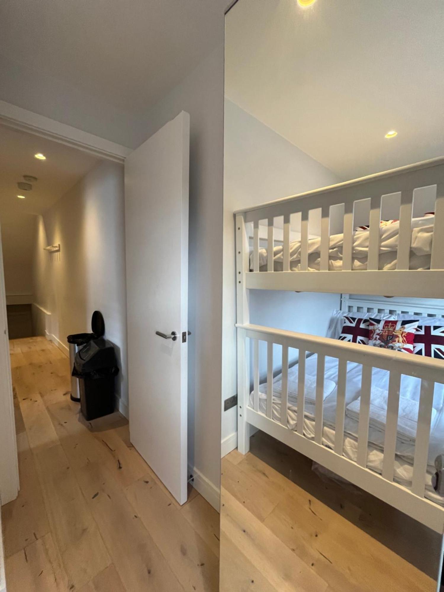 Willesden Penthouse Apartment London