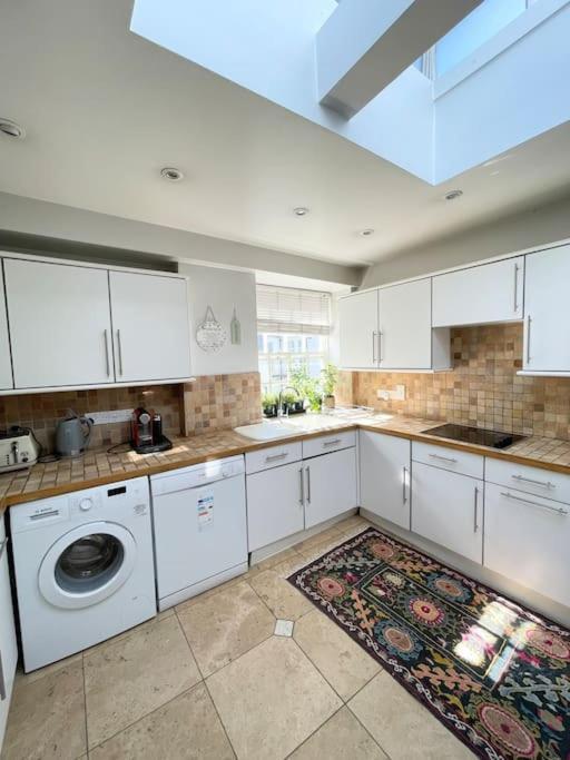 Luxury 3-bdr Flat Near Selfridges Mayfair Apartment *