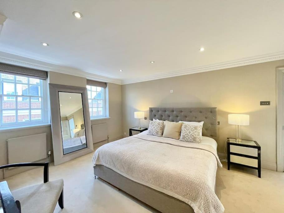 Luxury 3-bdr Flat Near Selfridges Mayfair Apartment London