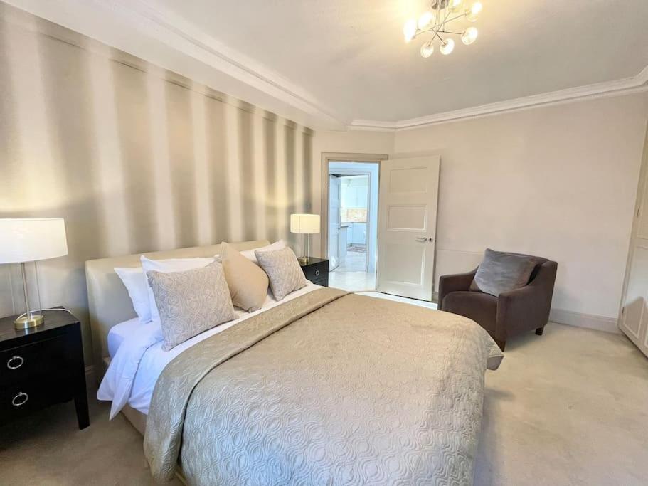 Luxury 3-bdr Flat Near Selfridges Mayfair Apartment London
