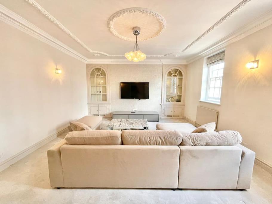 Luxury 3-bdr Flat Near Selfridges Mayfair Apartment London