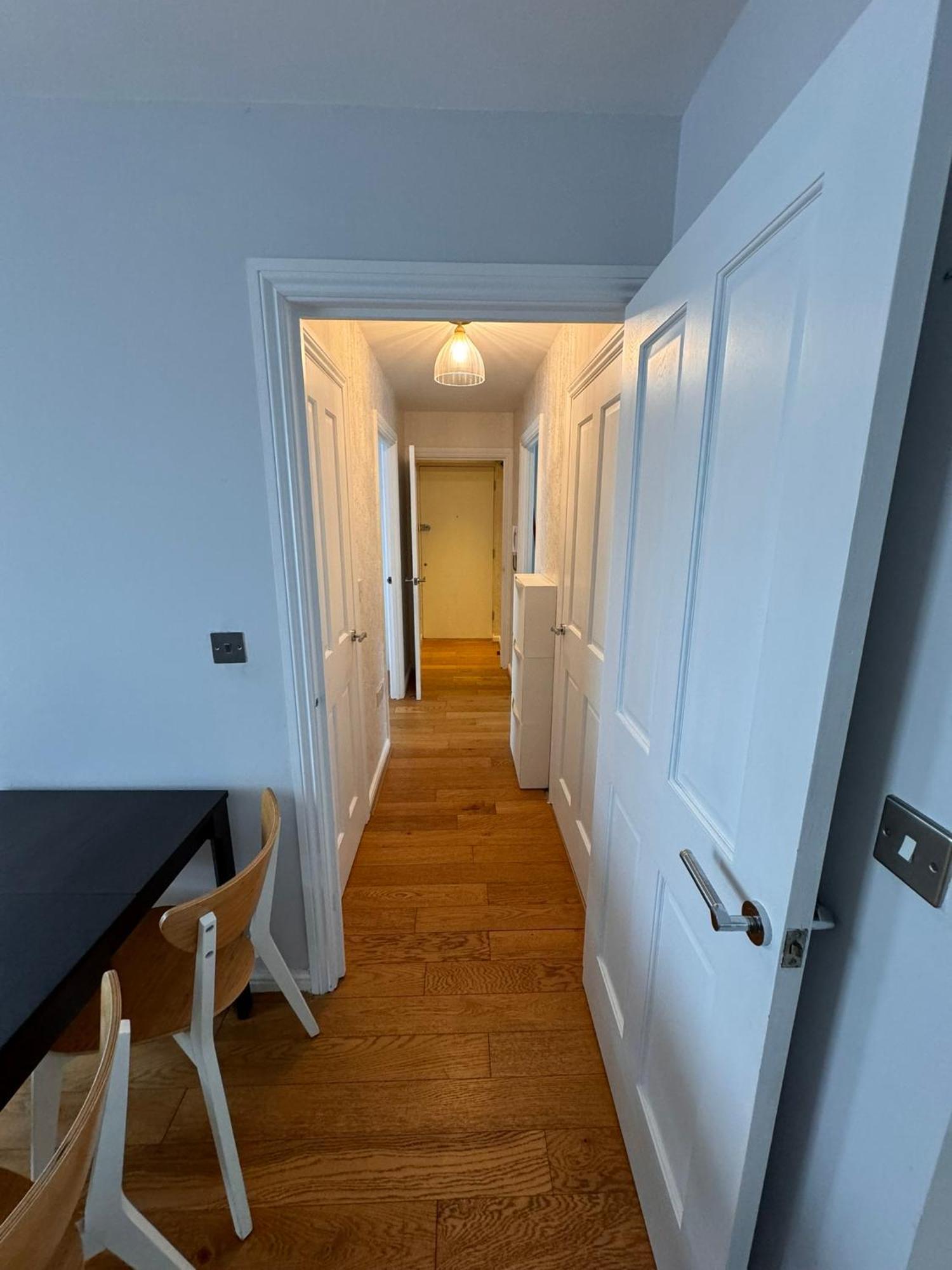 Apartment 2-bedroom Flat Walking Distance To Excel - Perfect Location!