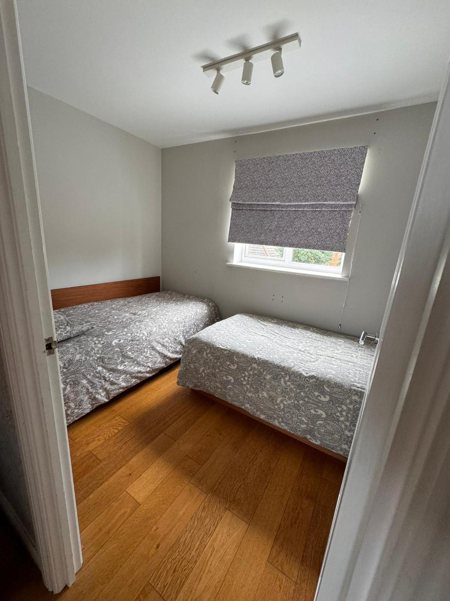2-bedroom Flat Walking Distance To Excel - Perfect Location! * London