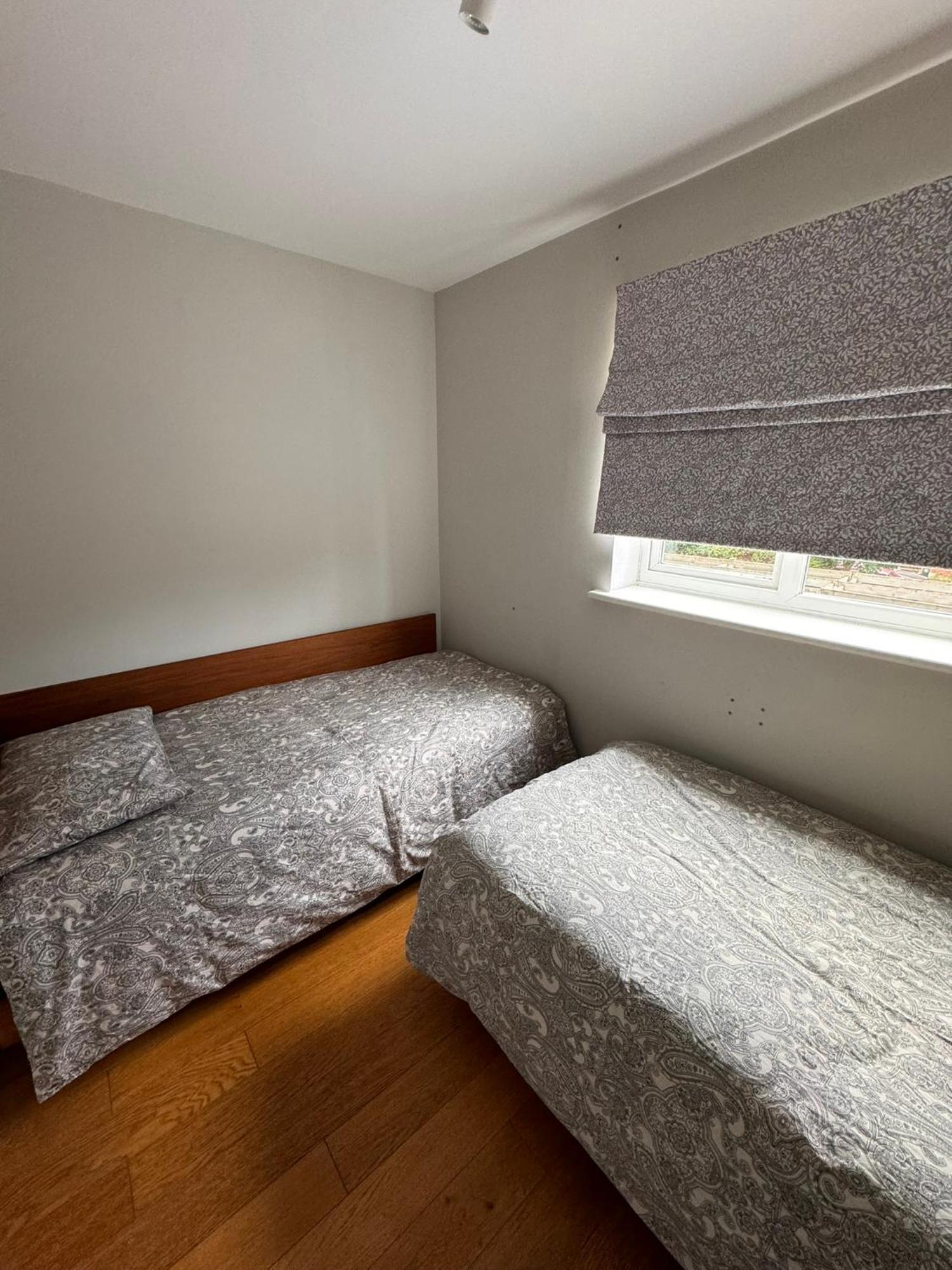 2-bedroom Flat Walking Distance To Excel - Perfect Location!