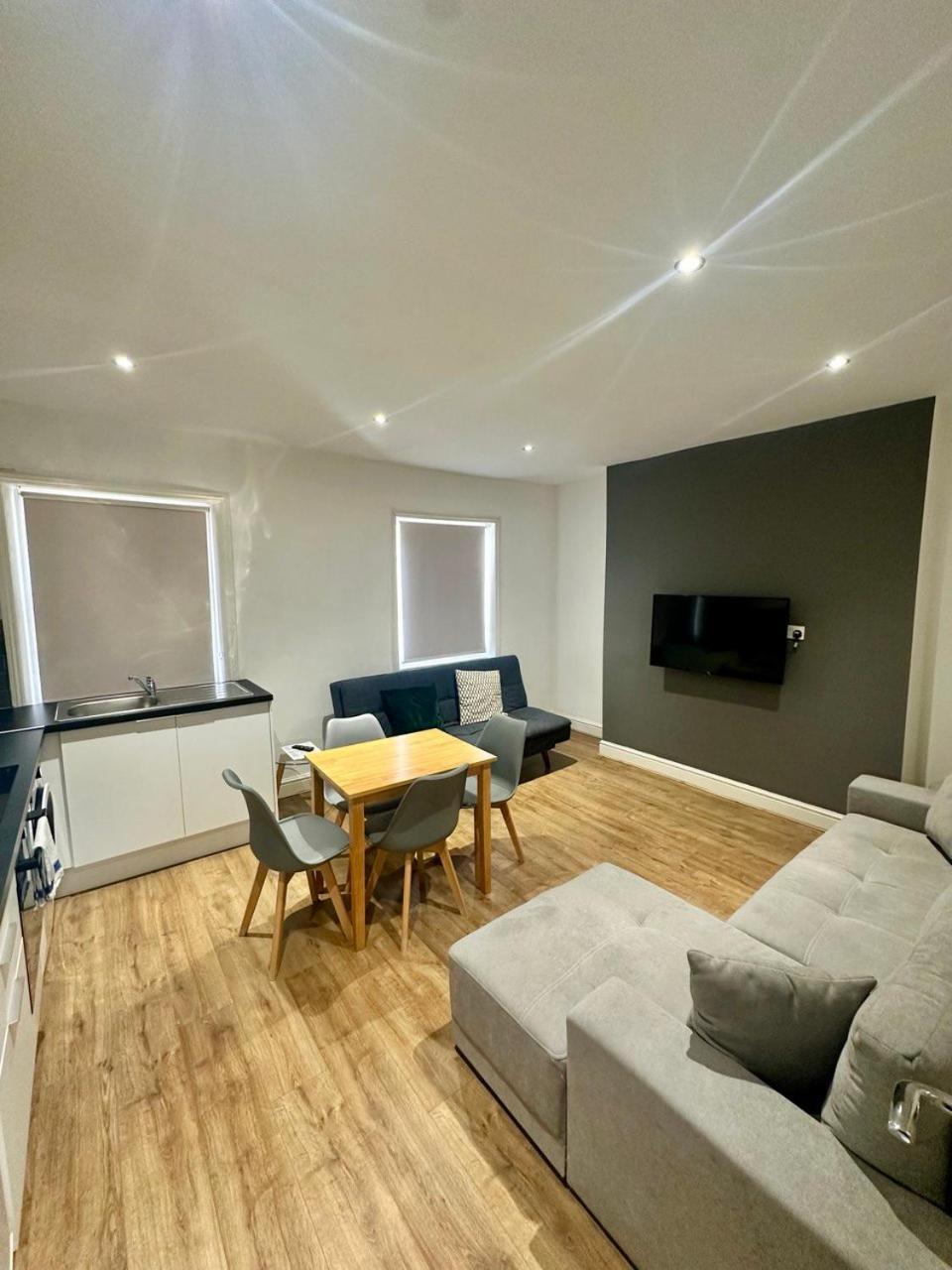 Apartment New Cavendish Street Residences