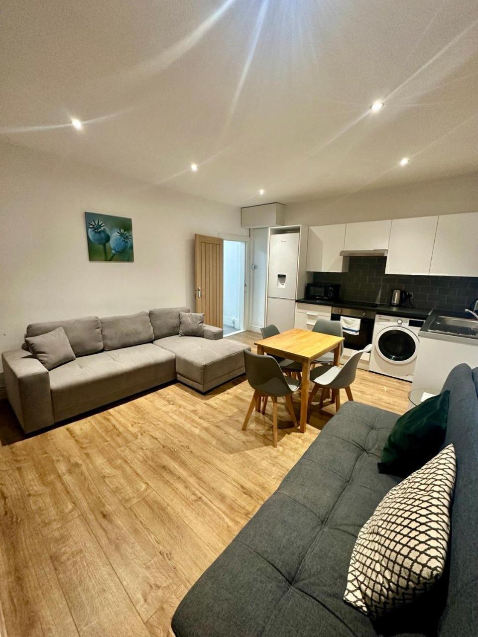 Apartment New Cavendish Street Residences
