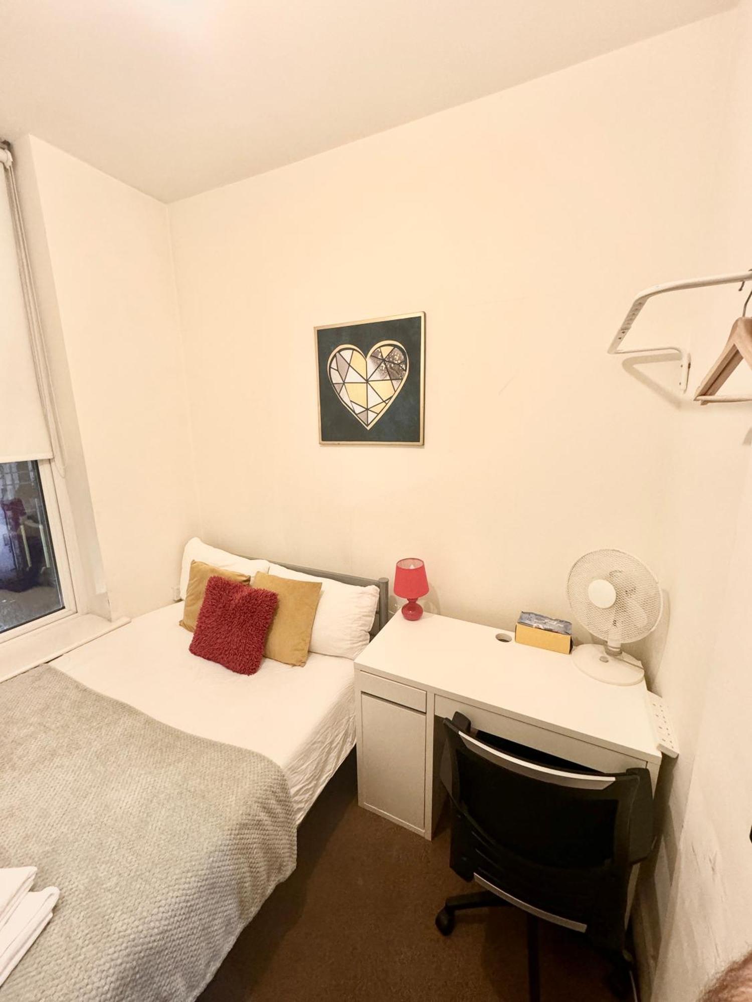 Euston Station 161 1 And 3 Homestay *
