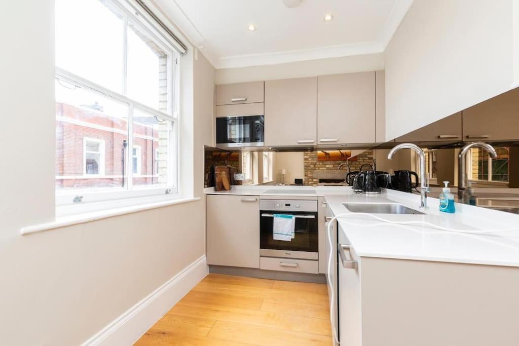 Luxury Soho R3 Apartment