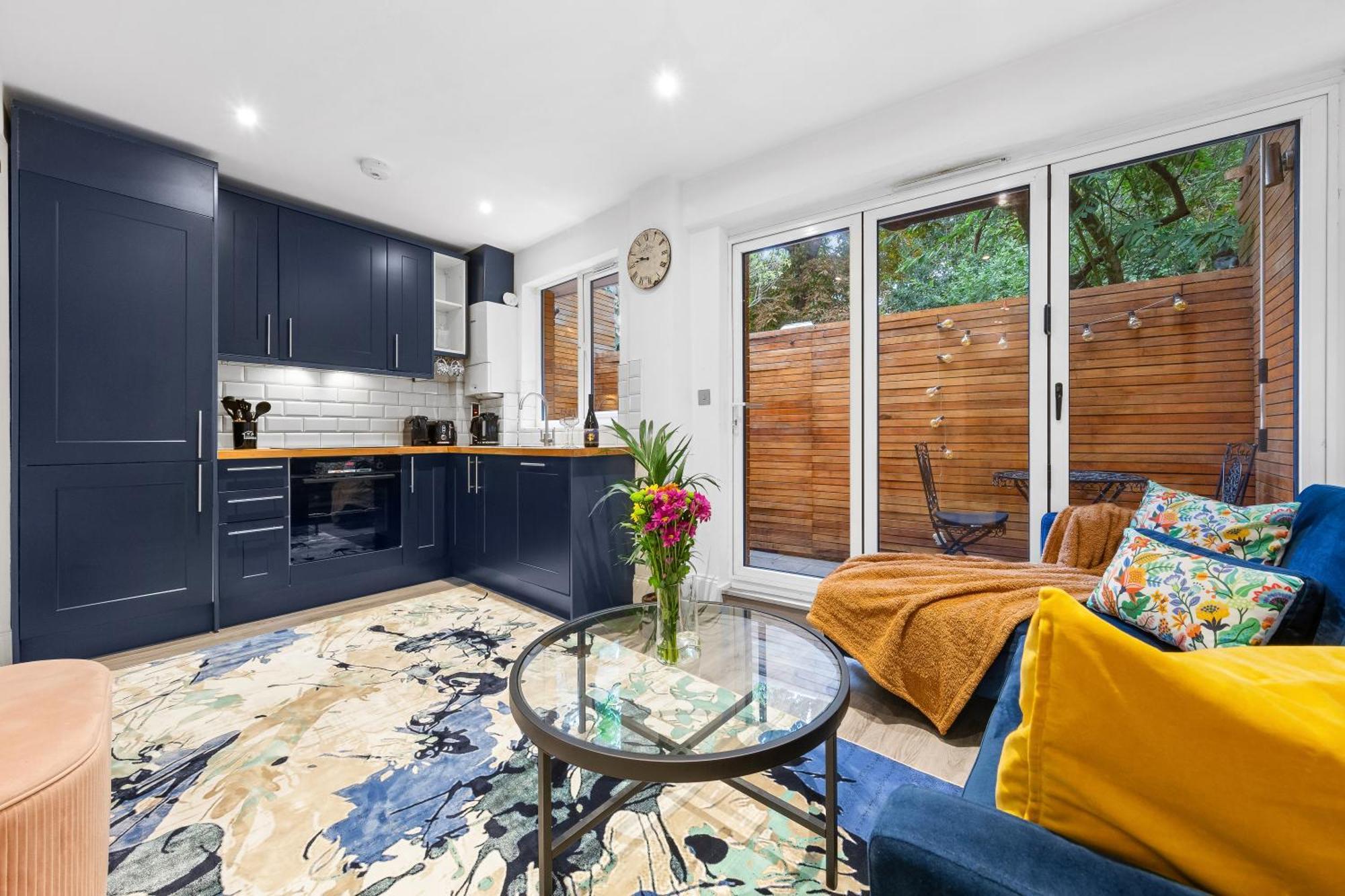 Modern 1 Bed Flat In Barnes Near River Thames Apartment