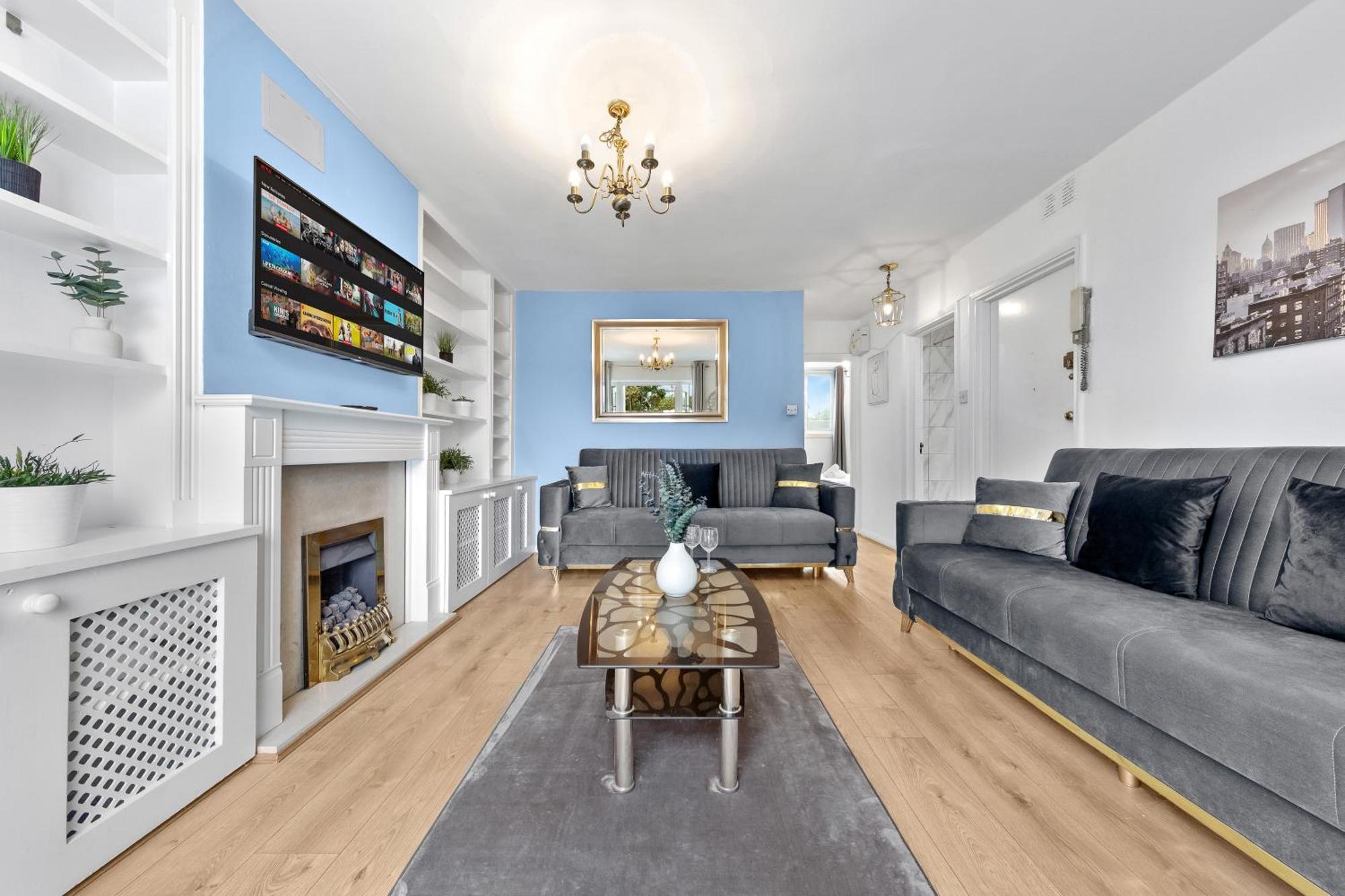 Newly Renovated Kensington 2 Bedroom With Balcony Near Harrods Sleeps 6, 2 Min Walk From Station Apartamento Londres