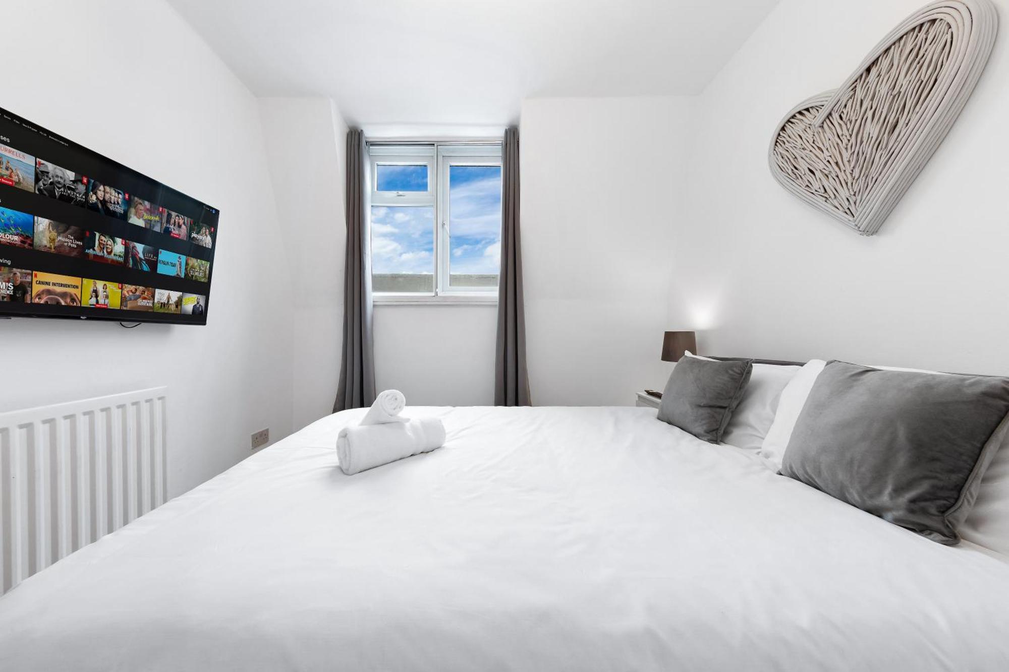 Apartamento Newly Renovated Kensington 2 Bedroom With Balcony Near Harrods Sleeps 6, 2 Min Walk From Station