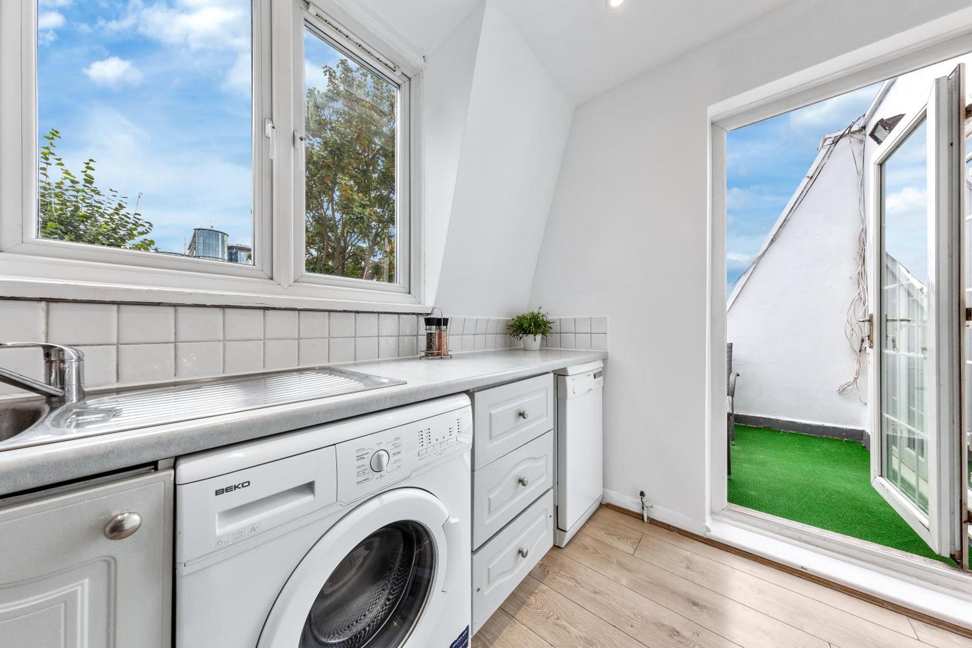 Apartamento Newly Renovated Kensington 2 Bedroom With Balcony Near Harrods Sleeps 6, 2 Min Walk From Station