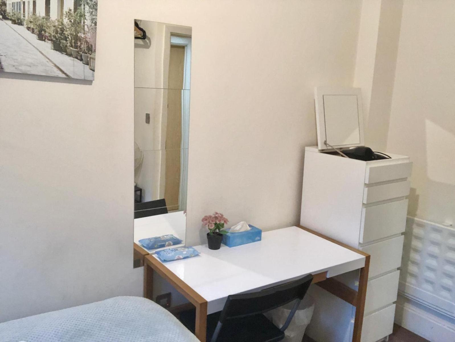 Euston Station 161 1 And 3 Homestay