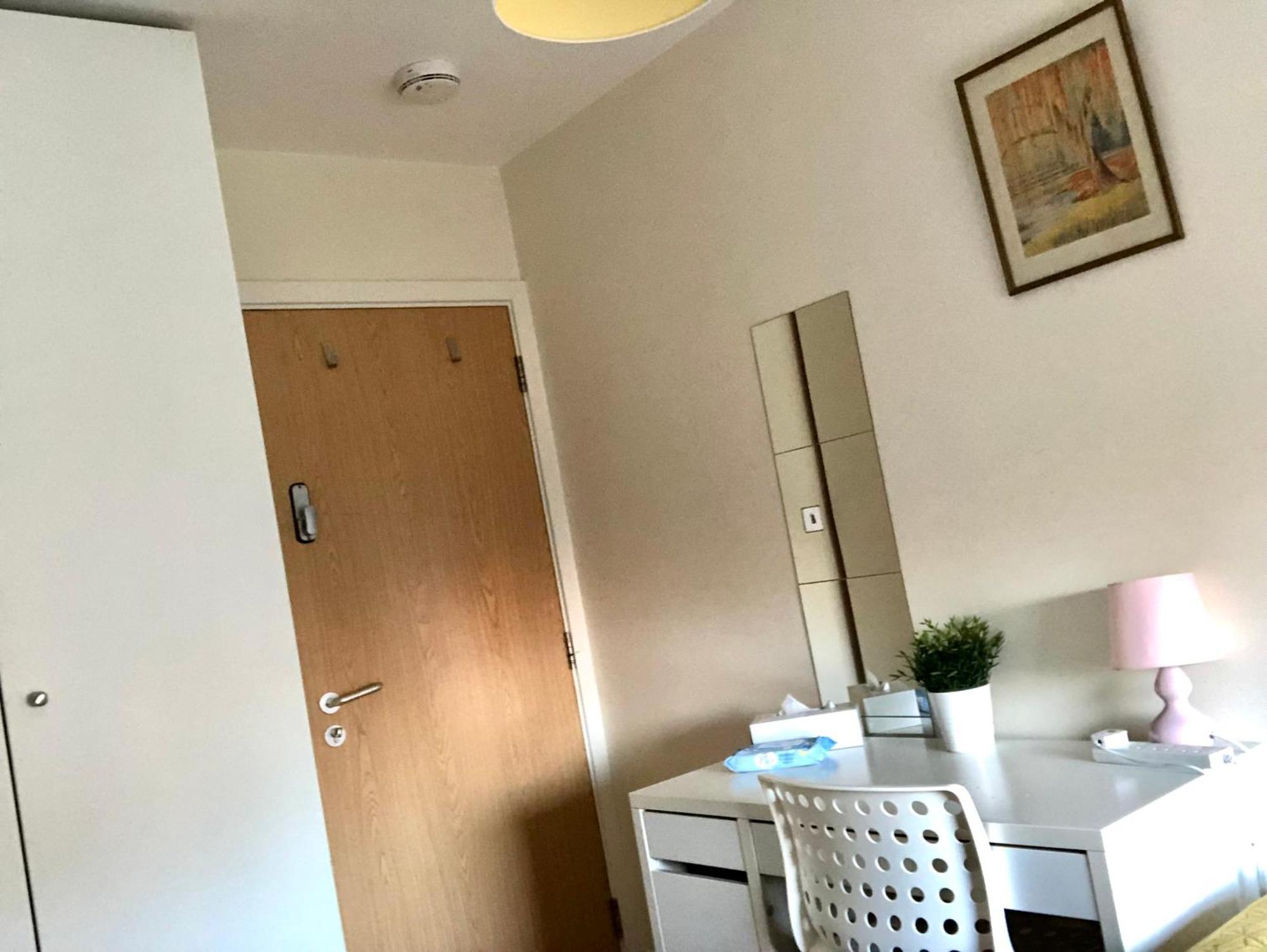 Euston Station 161 1 And 3 Homestay London