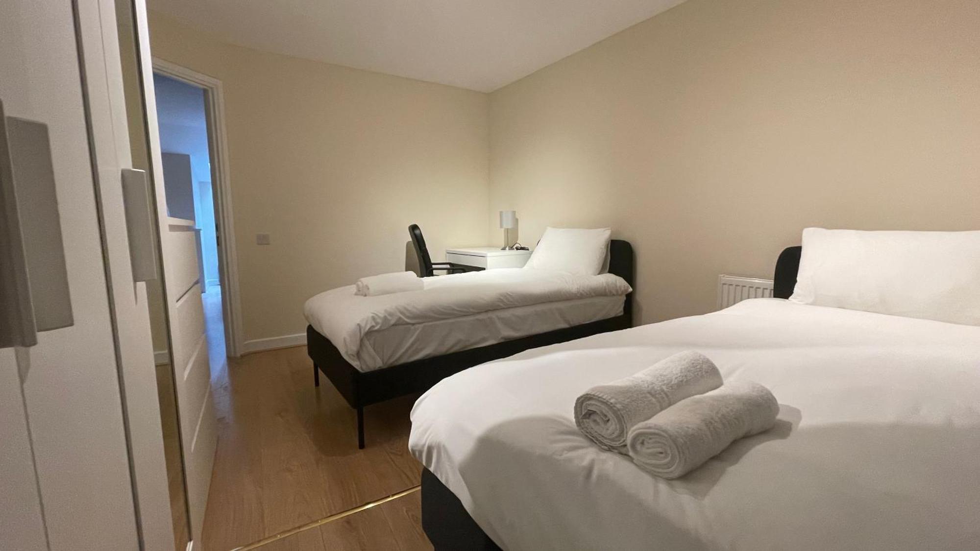4- Bedroom , 1 Living Flat Near Emirates Stadium * Londres