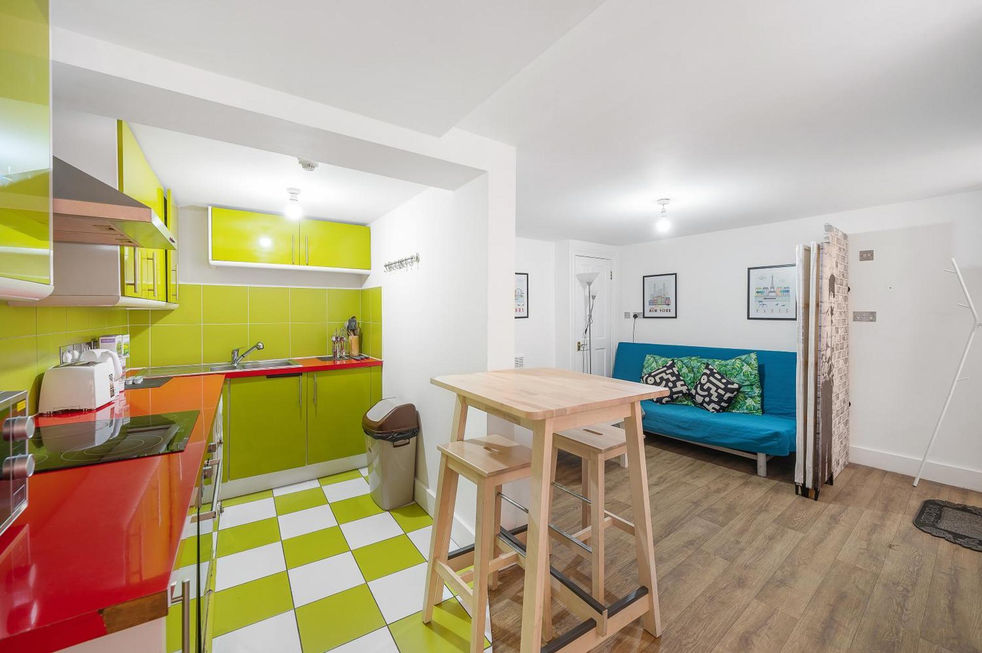Apartment Bright And Spacious 2 Bedroom Flat With Ensuite Bathrooms In London Se5 *