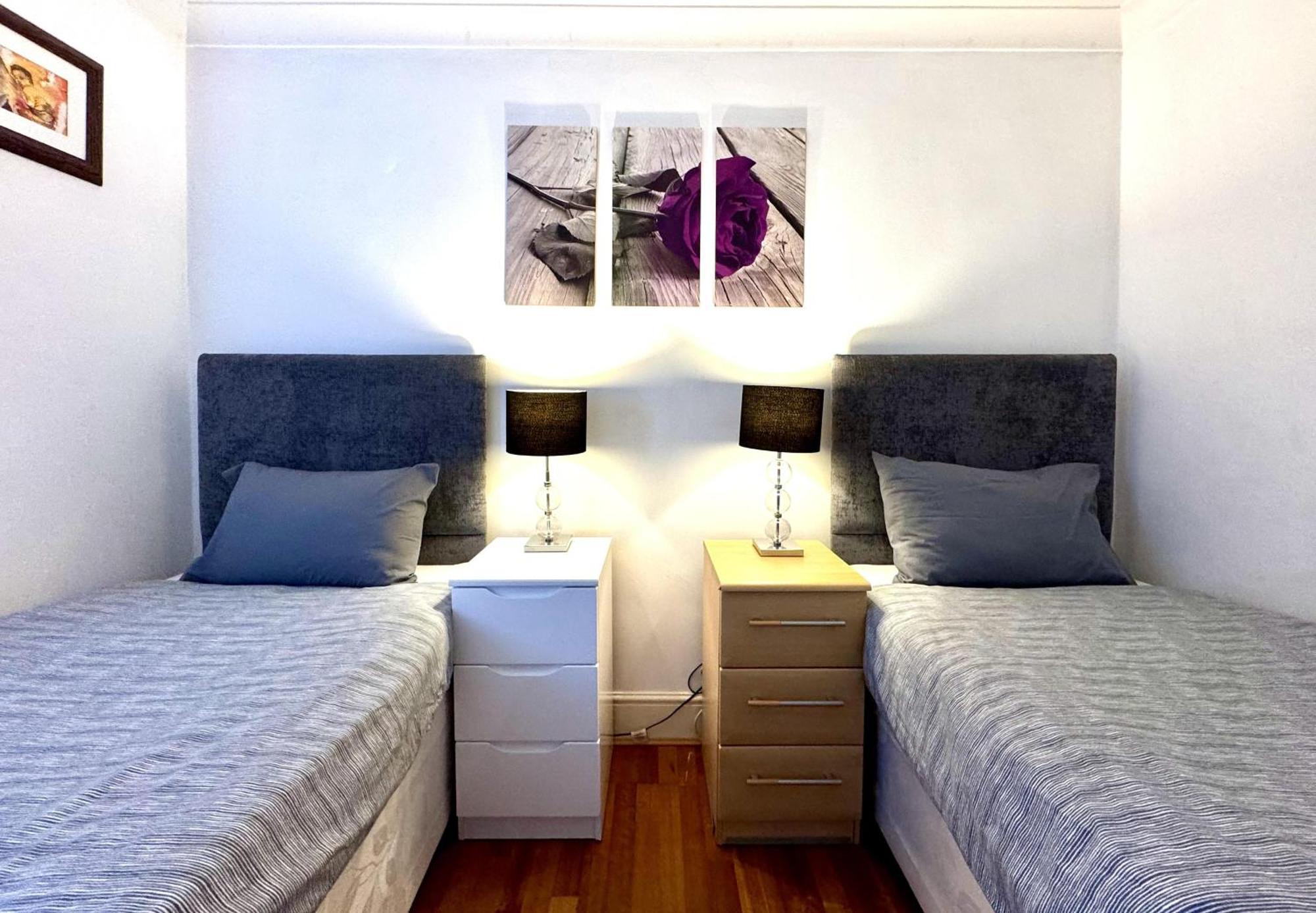 Apartment Cityscape Haven In *
