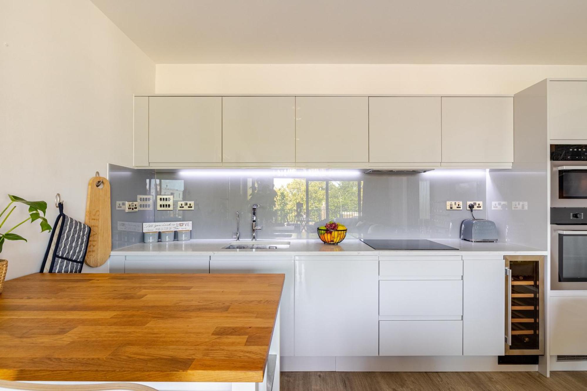 Fmss - Luxe Apartment London