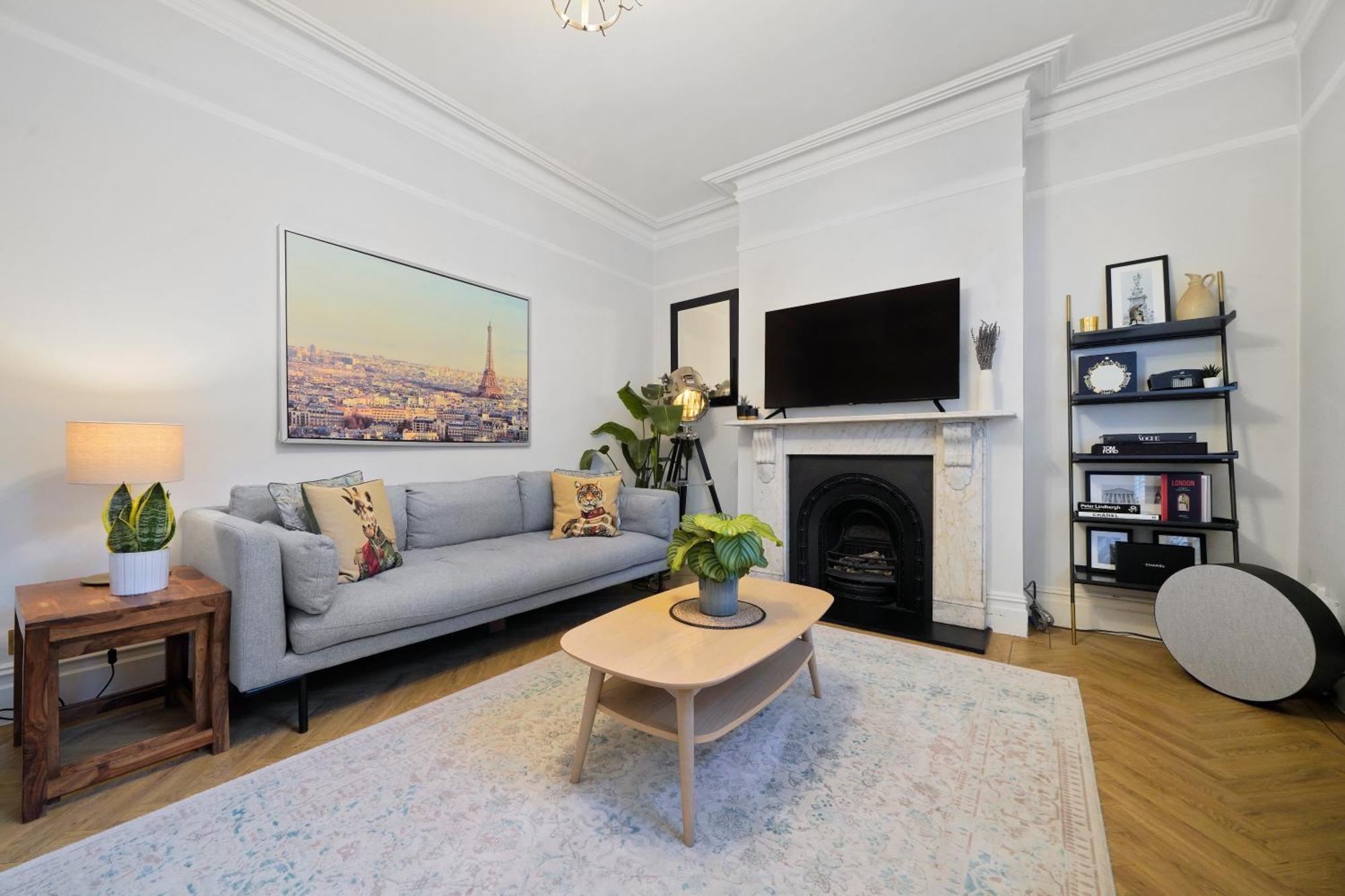Luxury - In Battersea Park & Power Station Apartment *