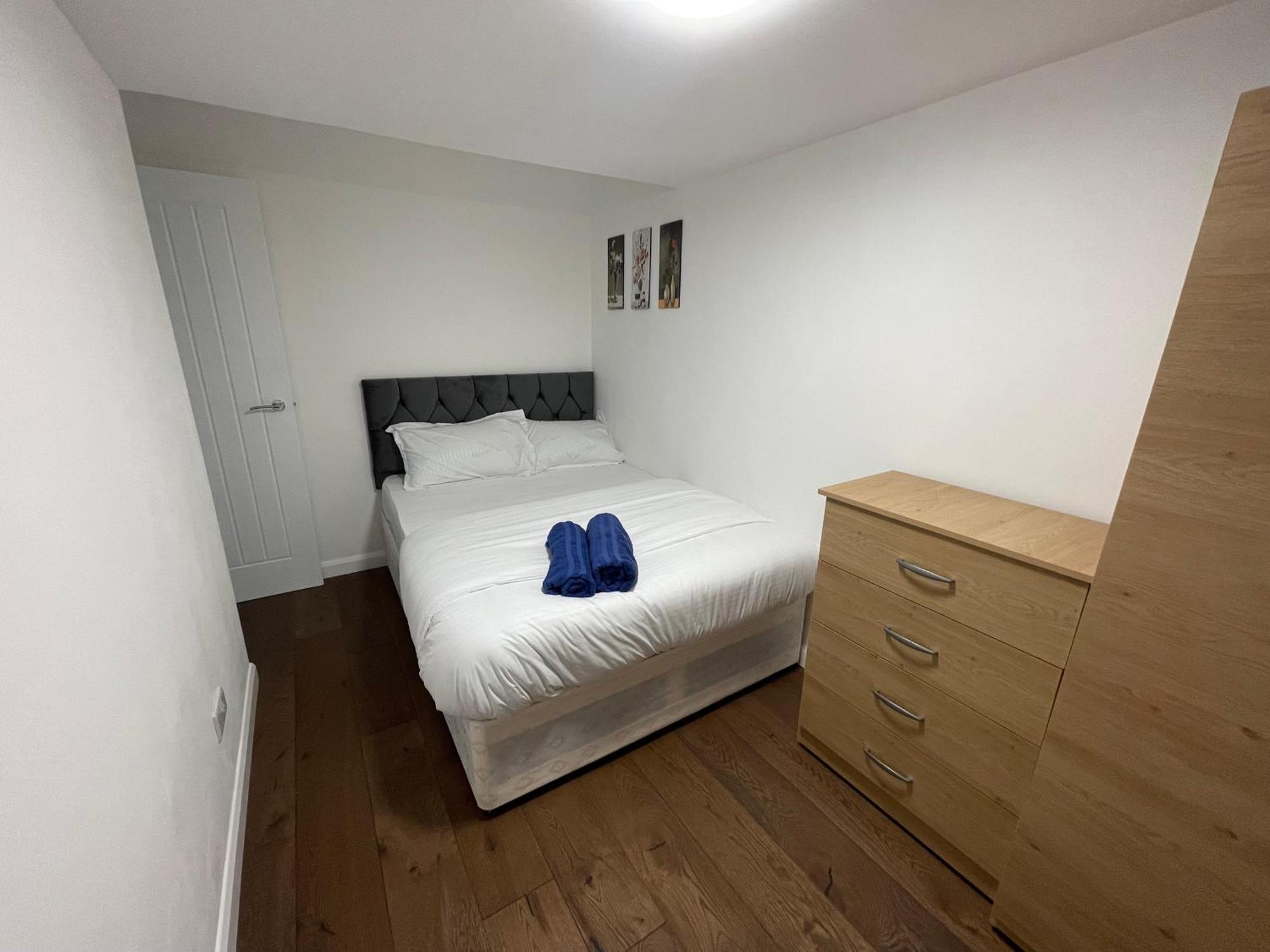 Two Bedroom Central Location Modern Flat Stratford Appartement Londen