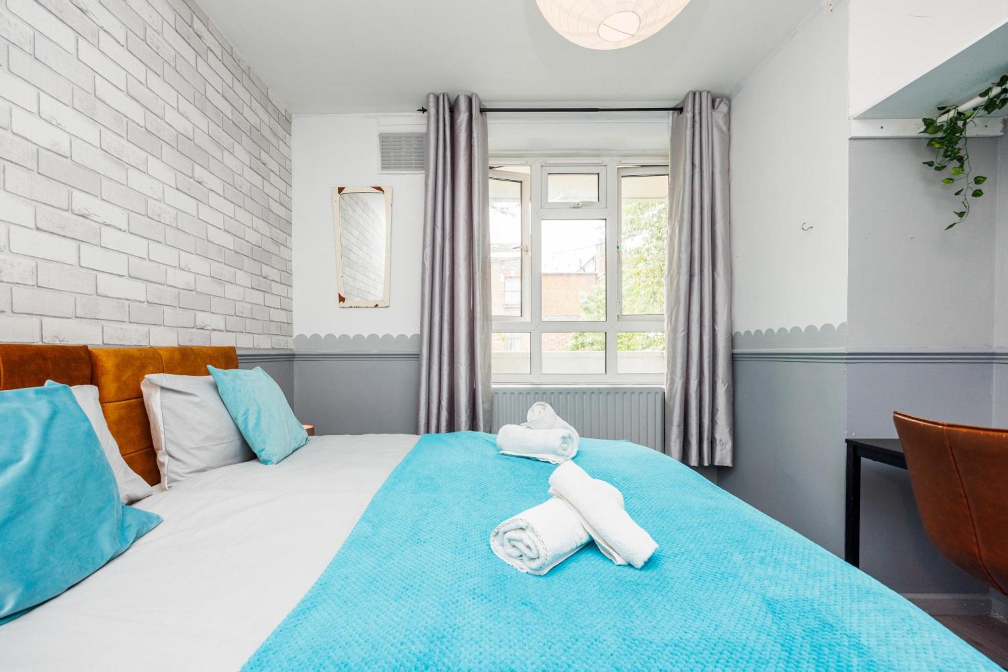 Apartment Spacious 2-bedroom With Terrace, Garden Views & Free Wifi Near Olympic Stadium