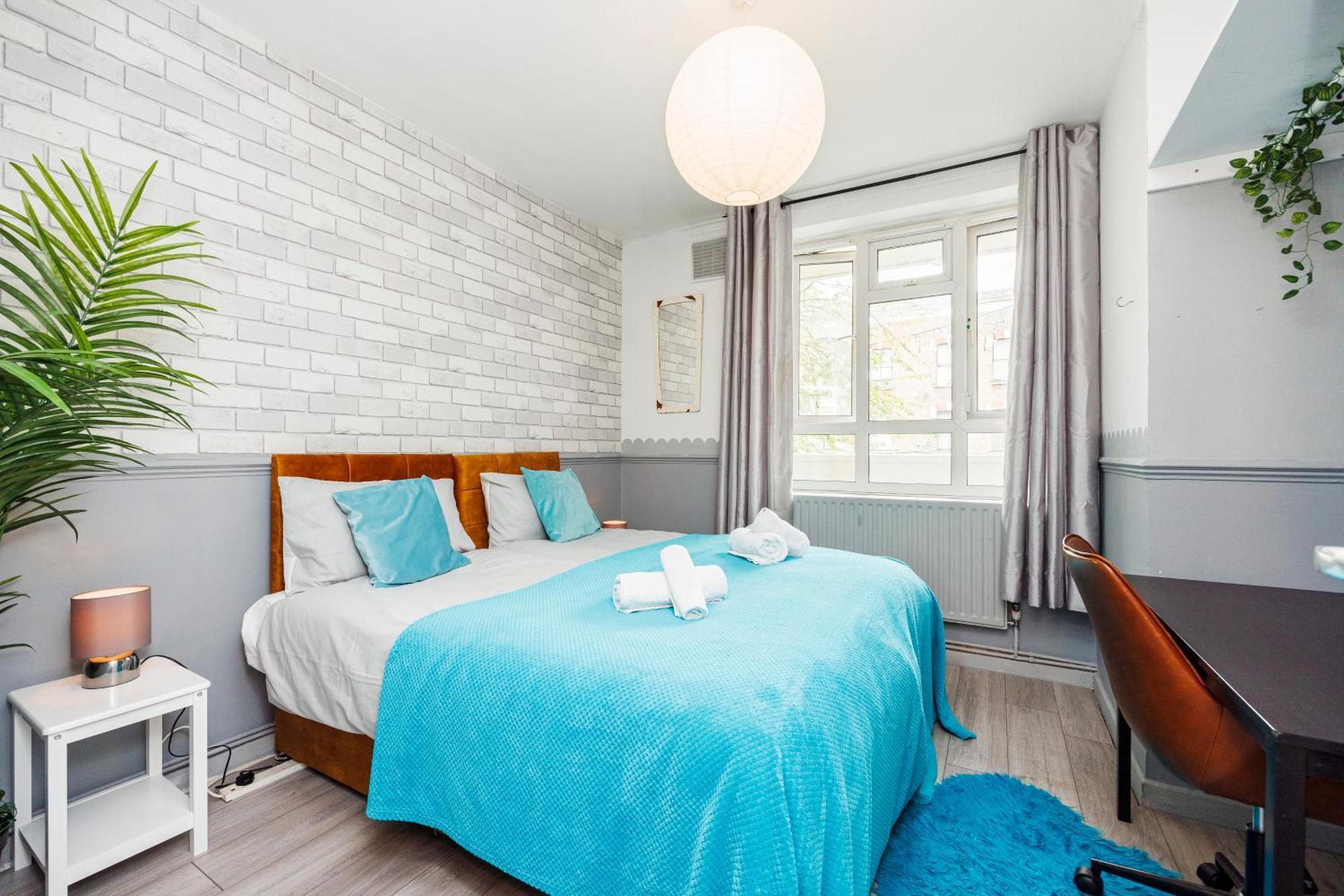 Apartment Spacious 2-bedroom With Terrace, Garden Views & Free Wifi Near Olympic Stadium *