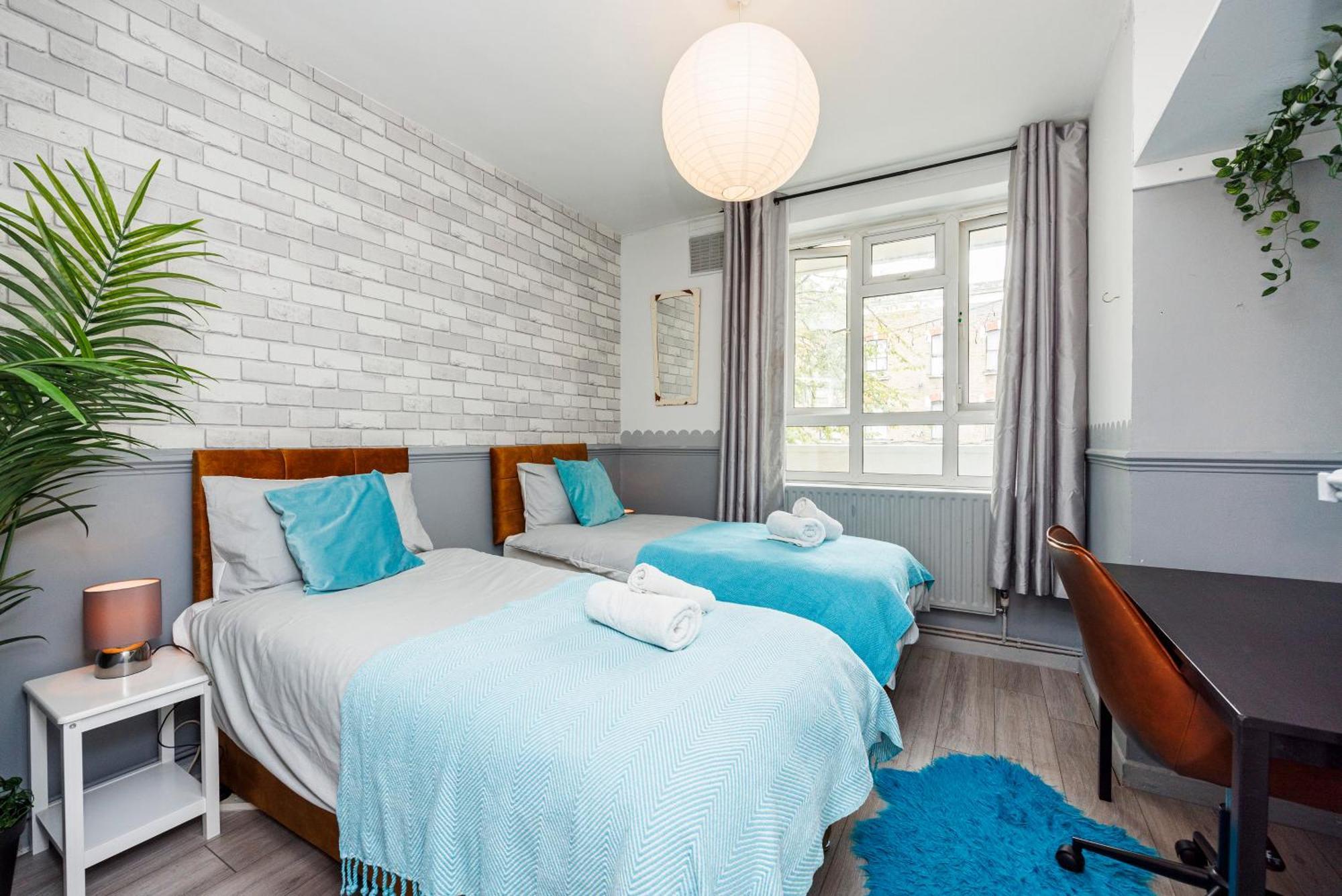 Apartment Spacious 2-bedroom With Terrace, Garden Views & Free Wifi Near Olympic Stadium *