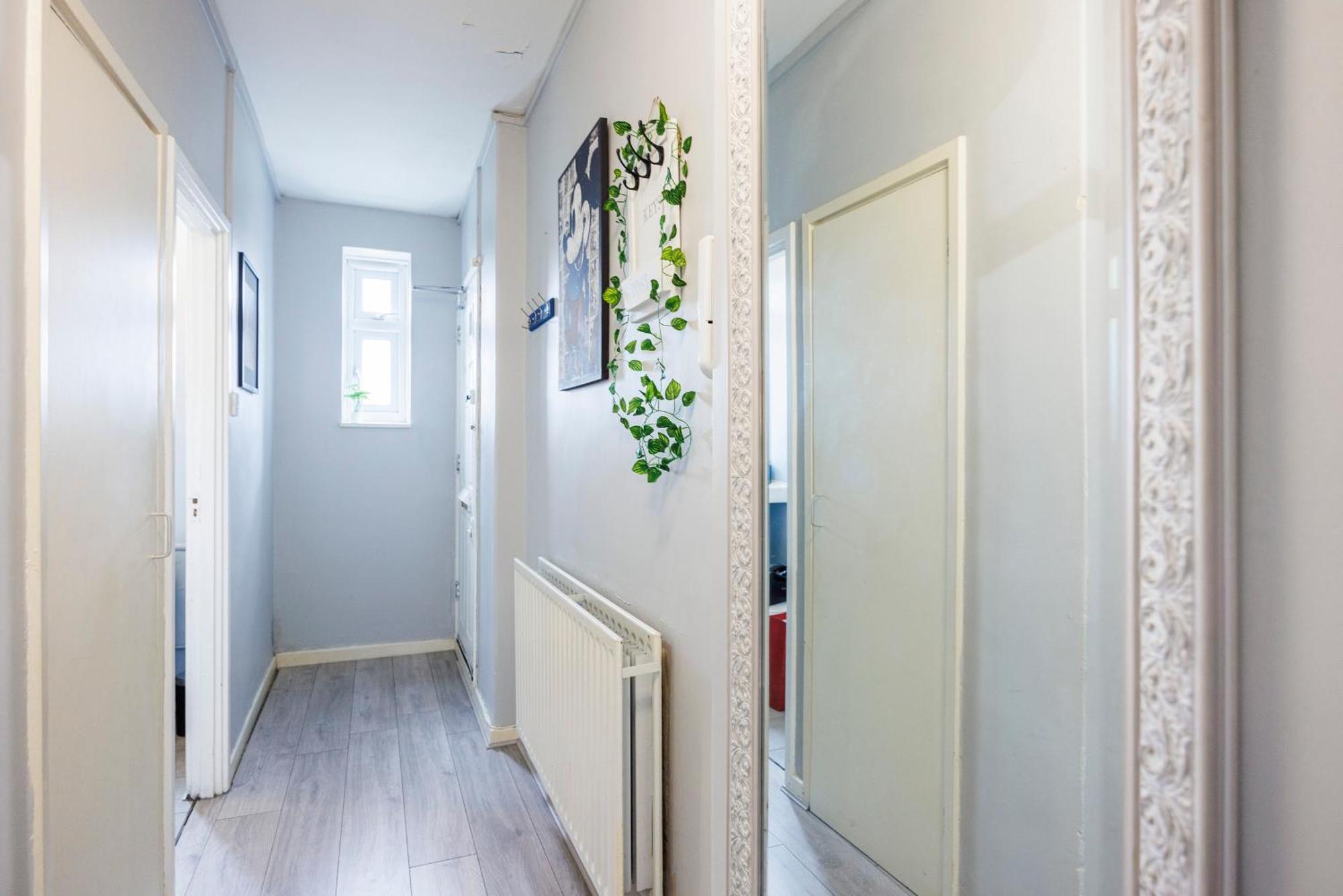 Spacious 2-bedroom With Terrace, Garden Views & Free Wifi Near Olympic Stadium