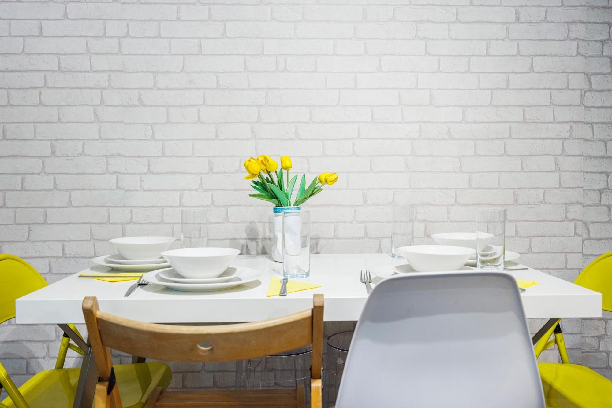 Spacious 2-bedroom With Terrace, Garden Views & Free Wifi Near Olympic Stadium Apartment *