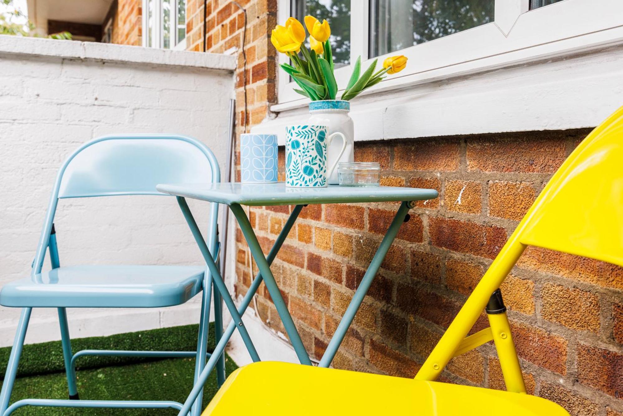 Spacious 2-bedroom With Terrace, Garden Views & Free Wifi Near Olympic Stadium Apartment