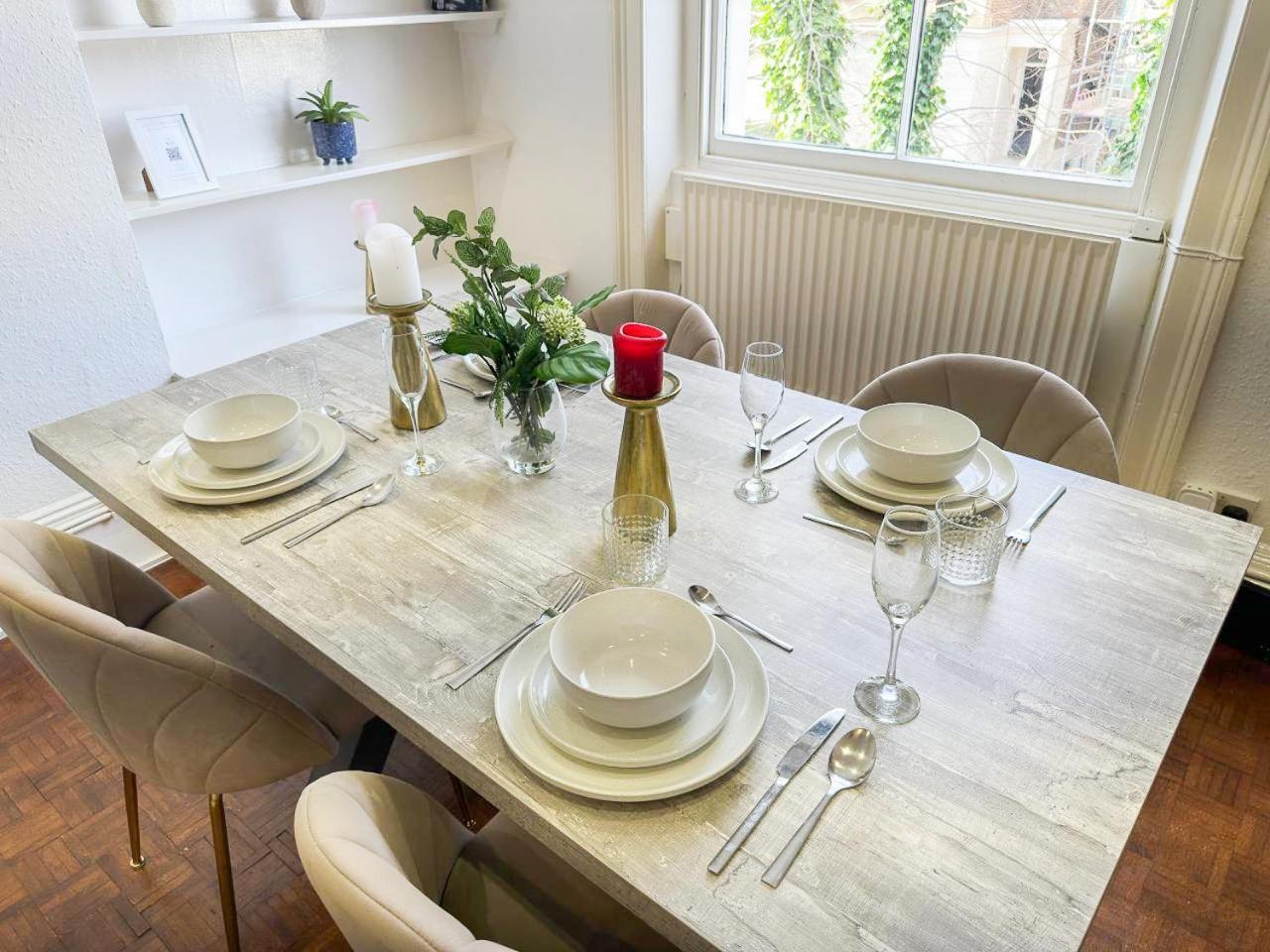 Stylish 2-bedroom Near Abbey Road, Maida Vale Apartment