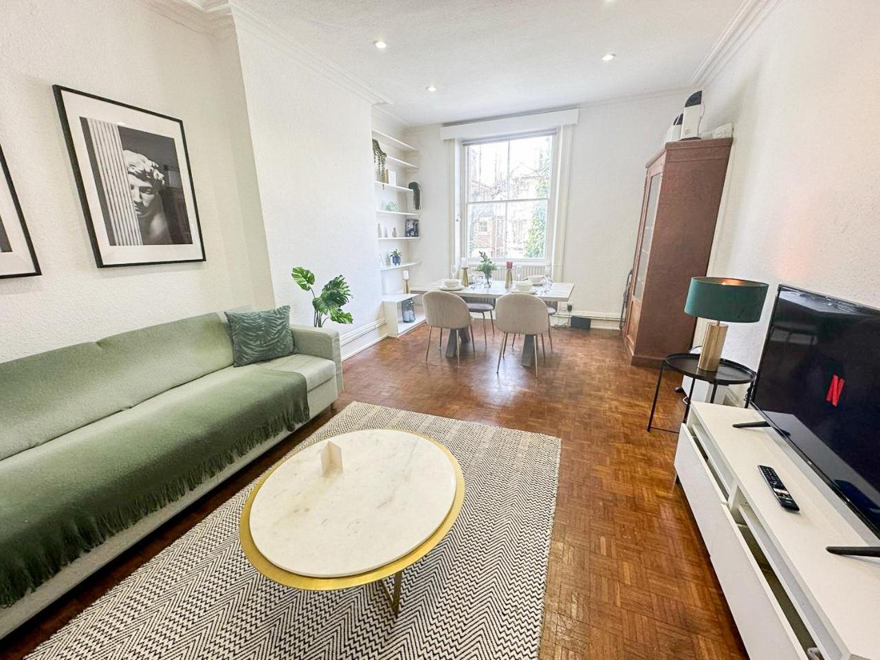 Stylish 2-bedroom Near Abbey Road, Maida Vale Apartment *