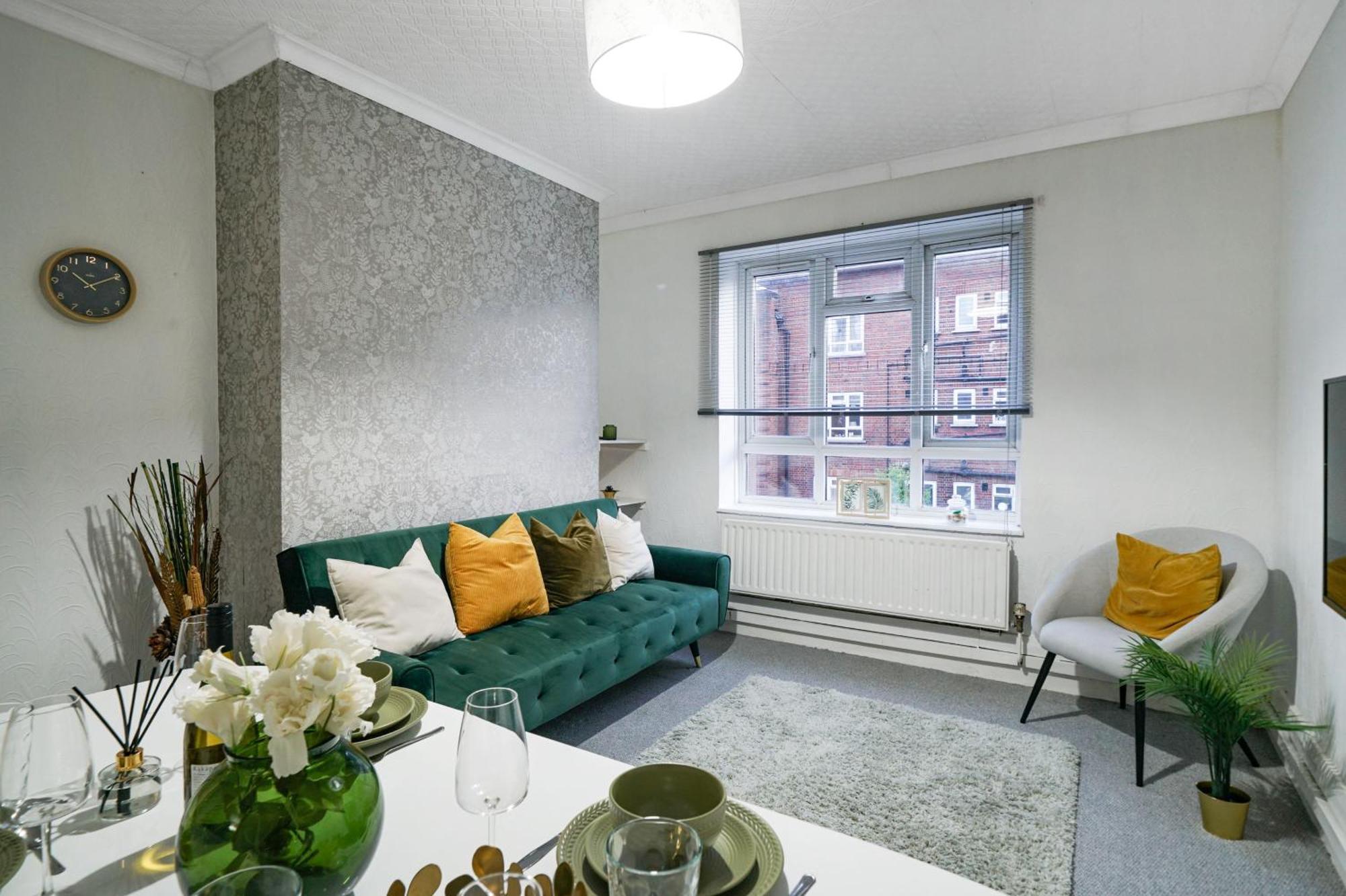 Two Bedroom By Livestay Short Lets & Serviced London, Clapham London
