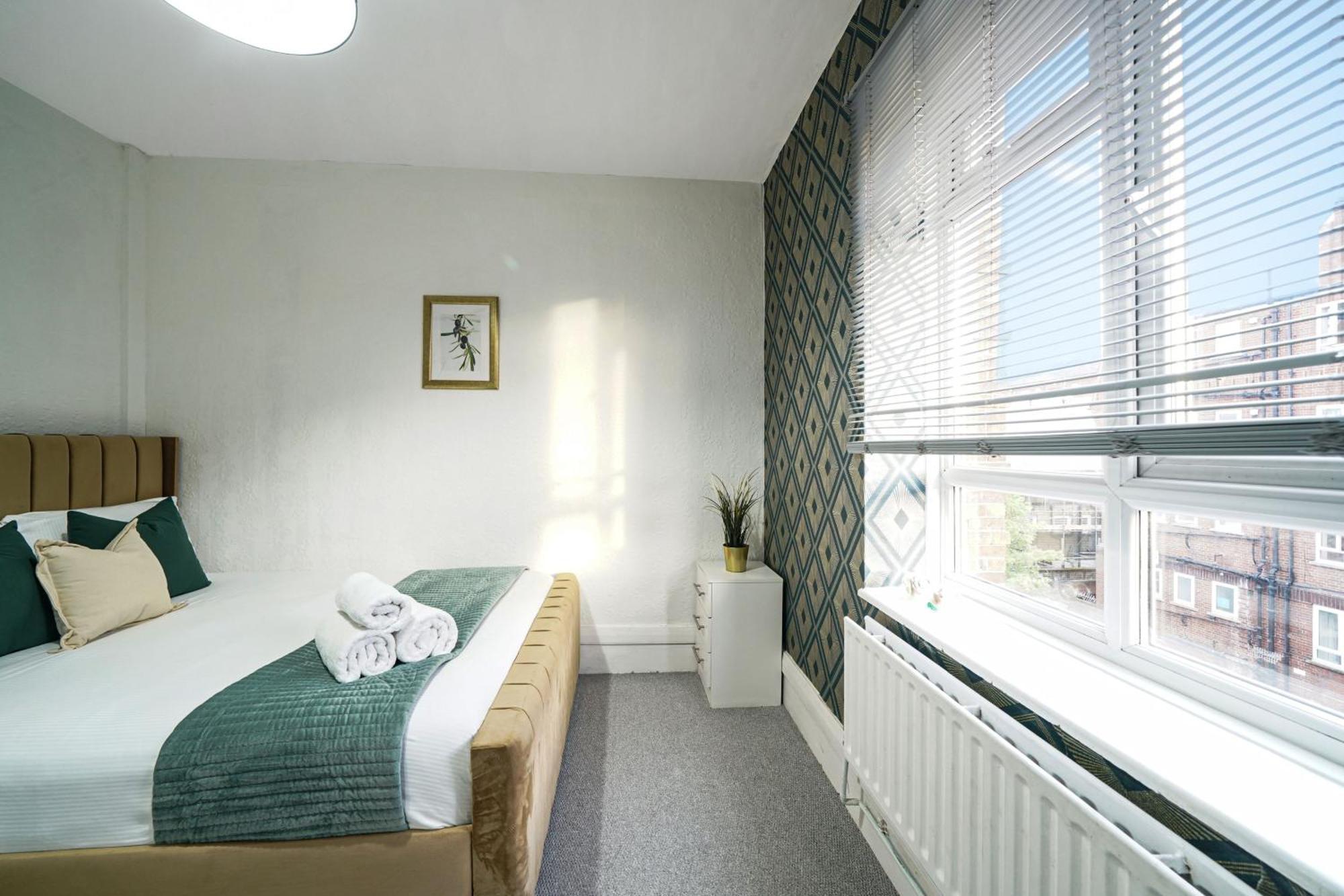 Two Bedroom By Livestay Short Lets & Serviced London, Clapham London