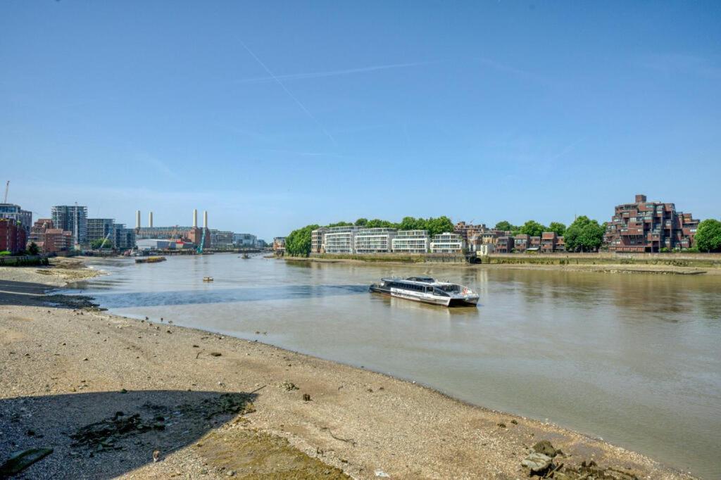 2 Bedroom Flat In Vauxhall London