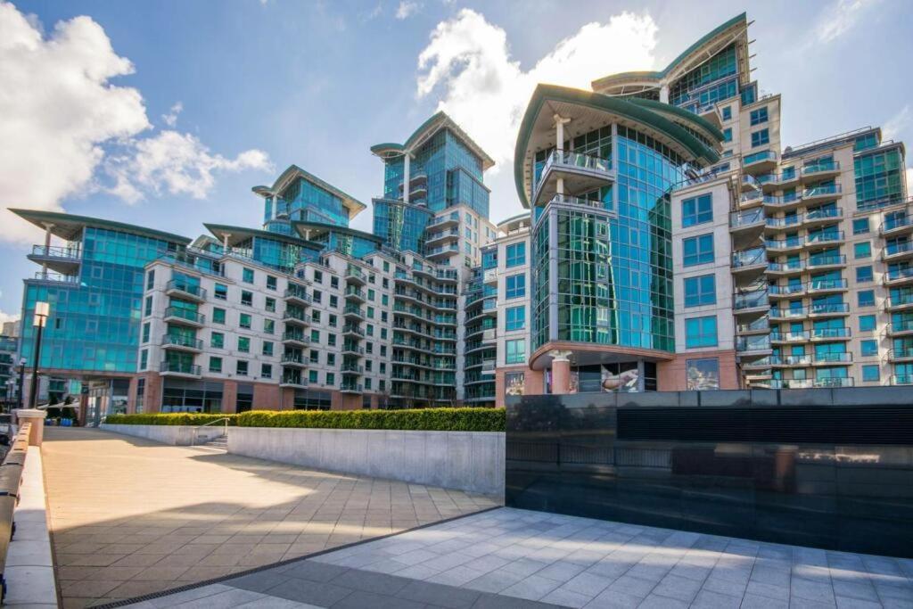 2 Bedroom Flat In Vauxhall Apartment
