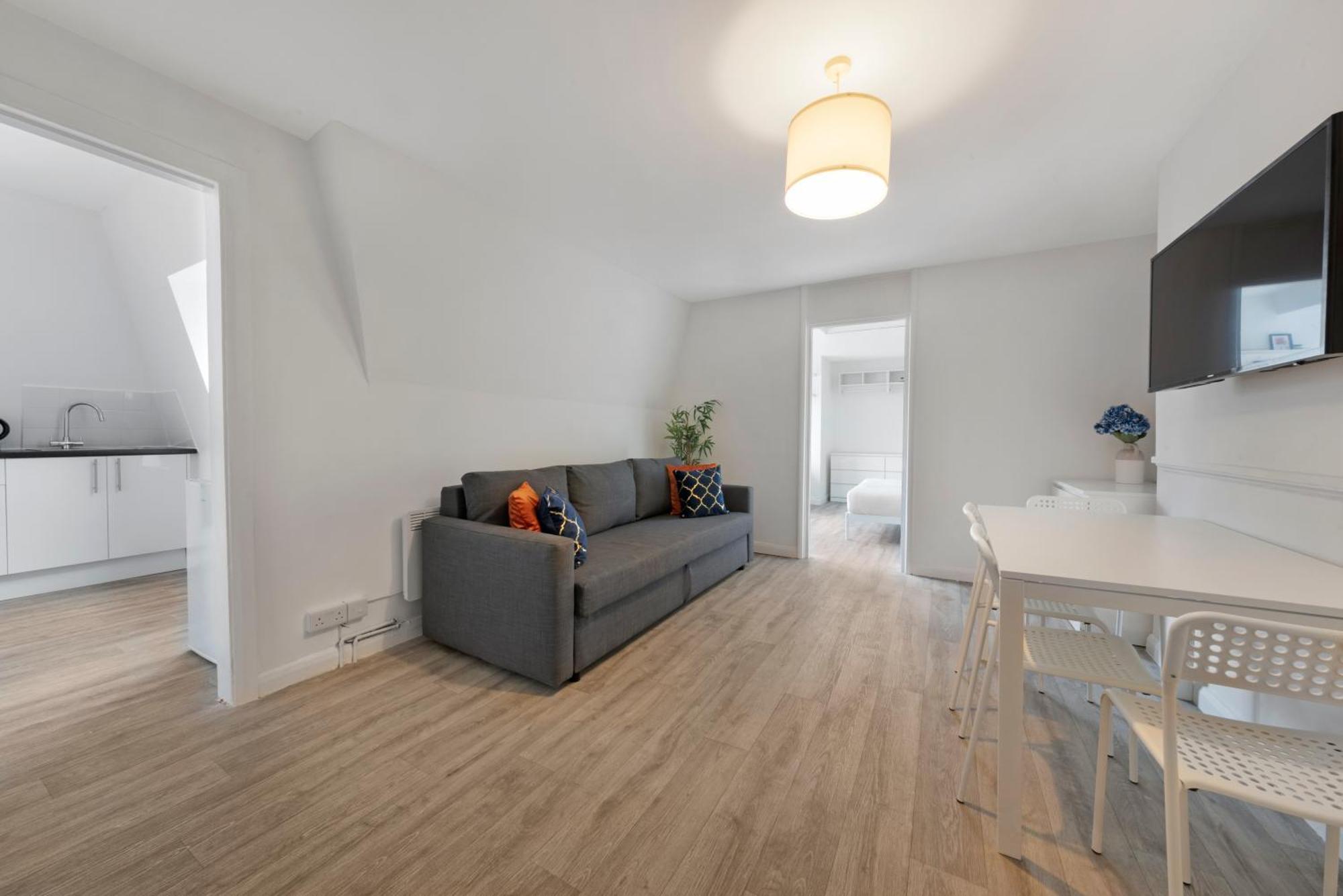 One Bedroom Flat Opposite Archway Station *