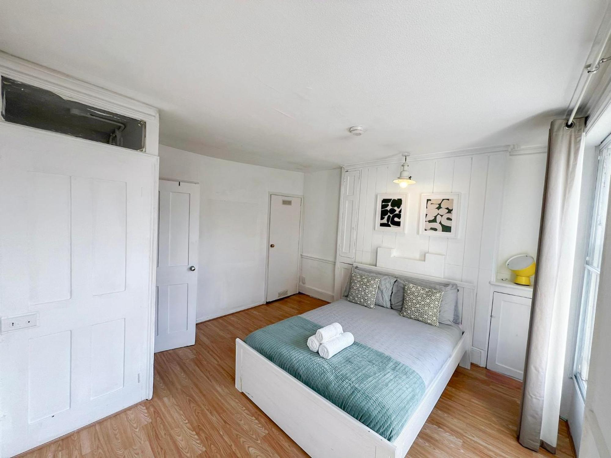 2 Bedroom Flat A Short Walk Away To Barbican Centre Near Farringdon, Old St Apartamento *