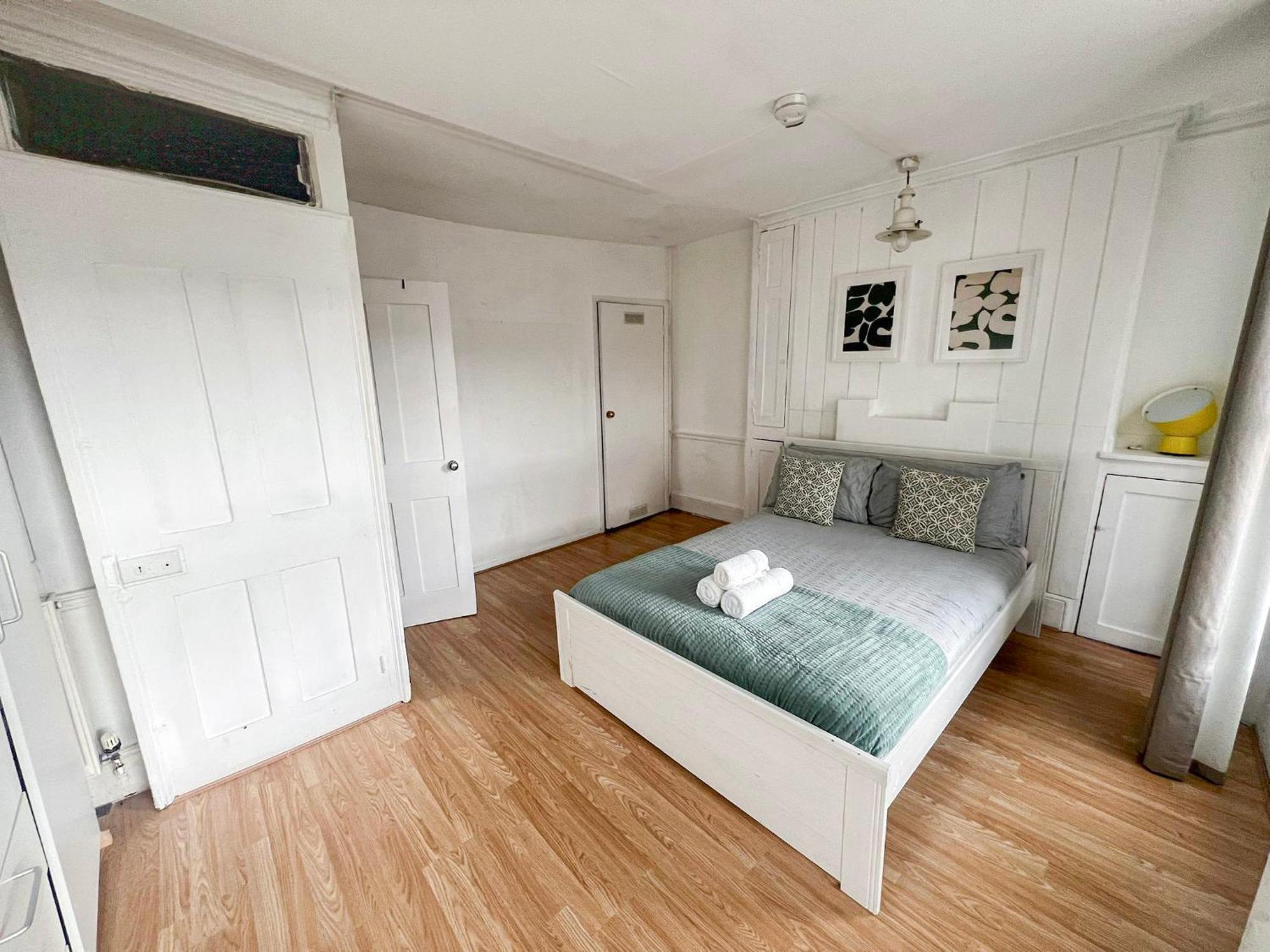 2 Bedroom Flat A Short Walk Away To Barbican Centre Near Farringdon, Old St Apartamento *
