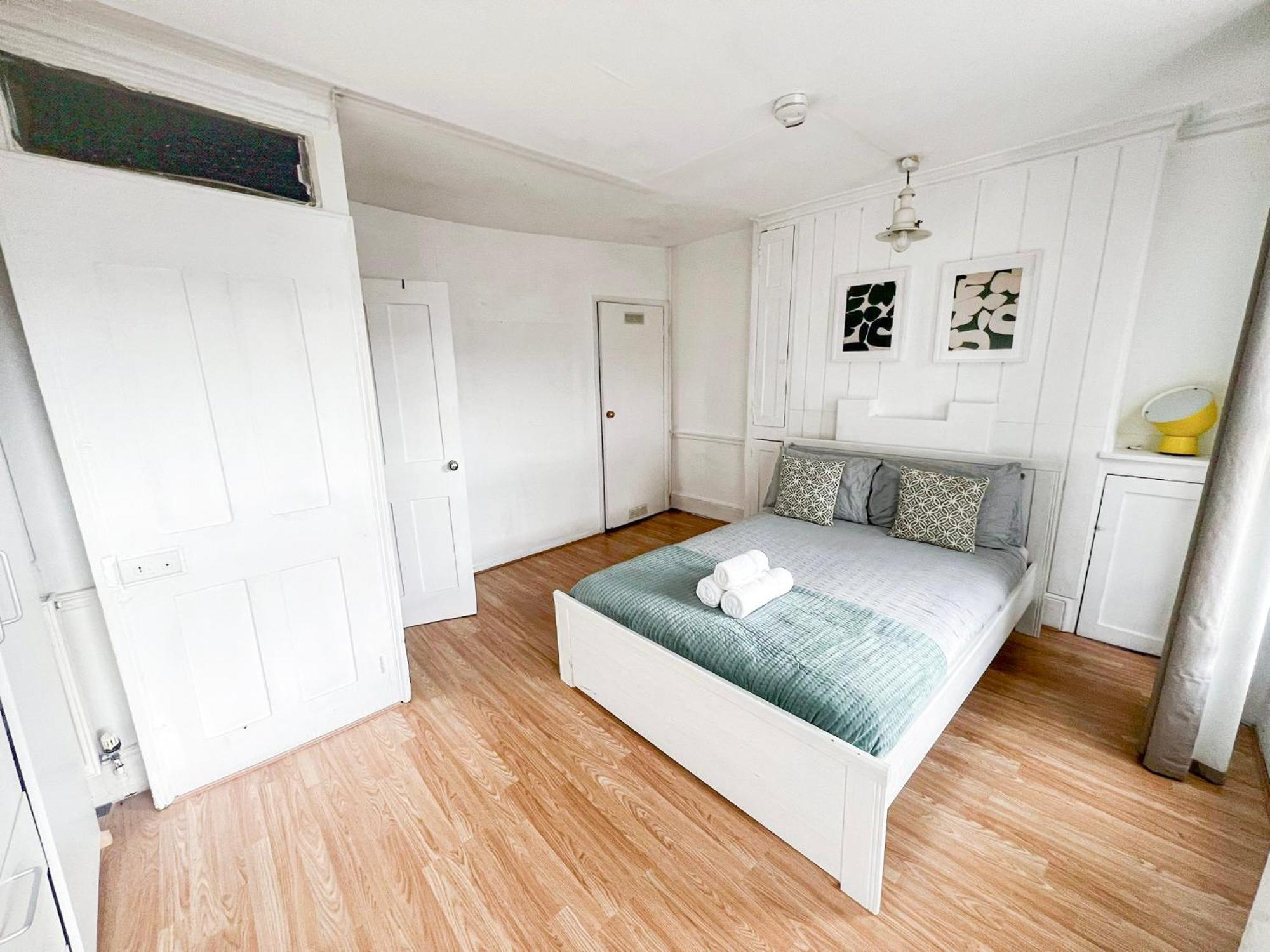 Apartamento 2 Bedroom Flat A Short Walk Away To Barbican Centre Near Farringdon, Old St Londres