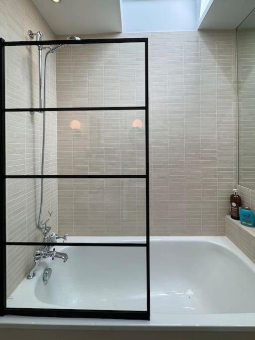 Stunning Townhouse In Beautiful Notting Hill Appartement *