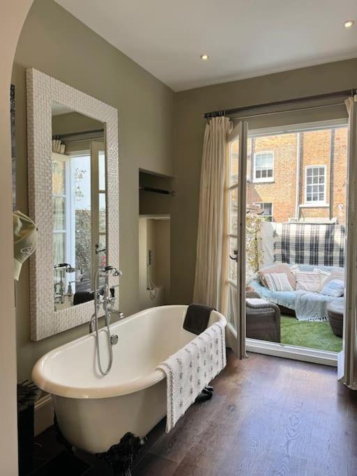Stunning Townhouse In Beautiful Notting Hill Appartement