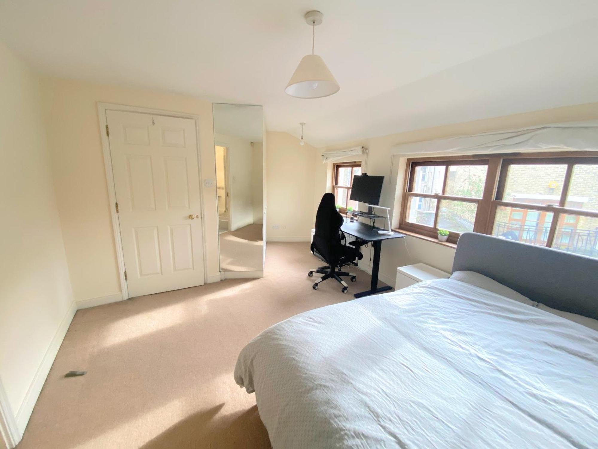 Cozy Double Next To Putney Bridge And High Street *