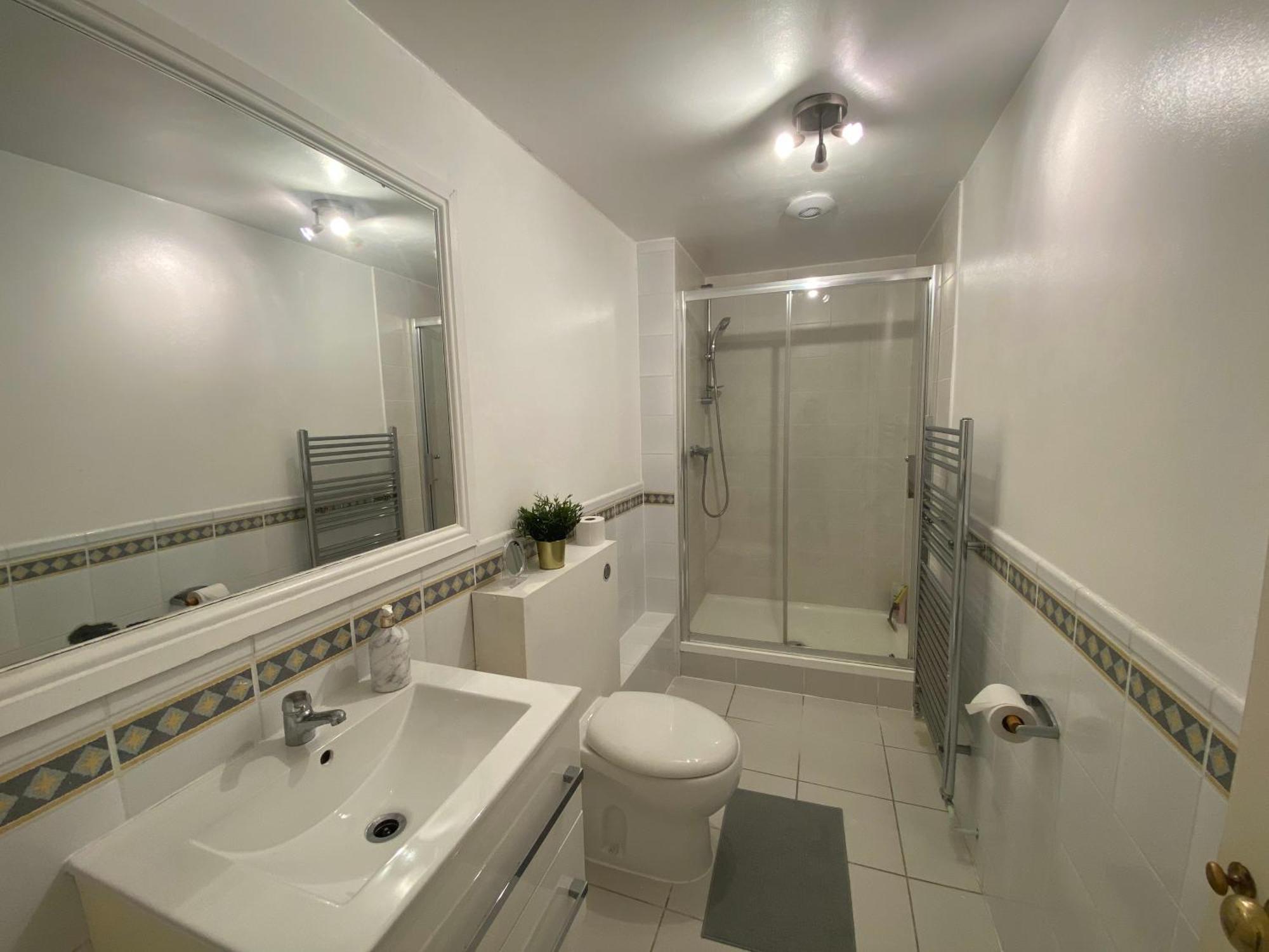 Cozy Double Next To Putney Bridge And High Street London