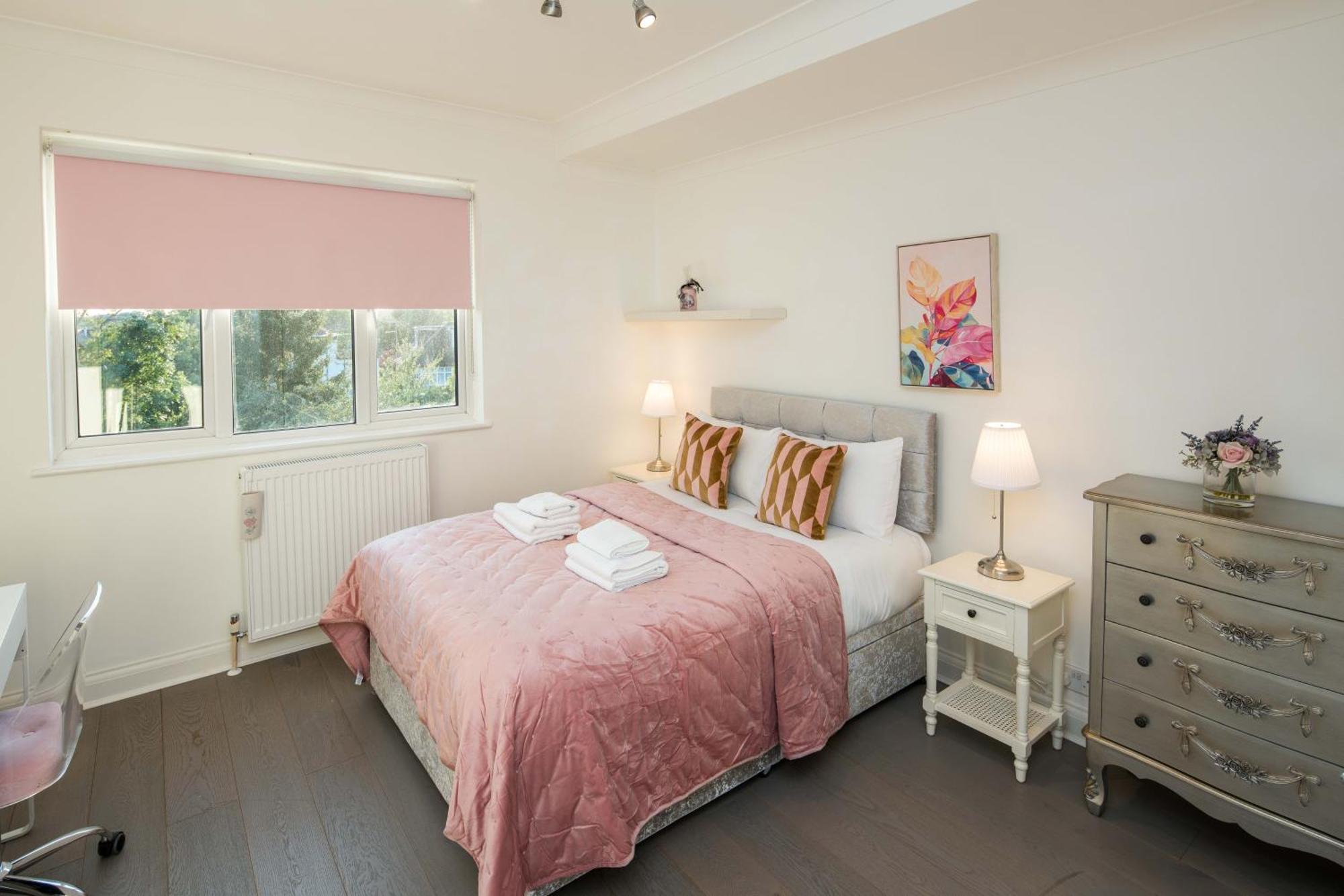 Luxury Pool House With Free Parking - Unico Residences Holiday home