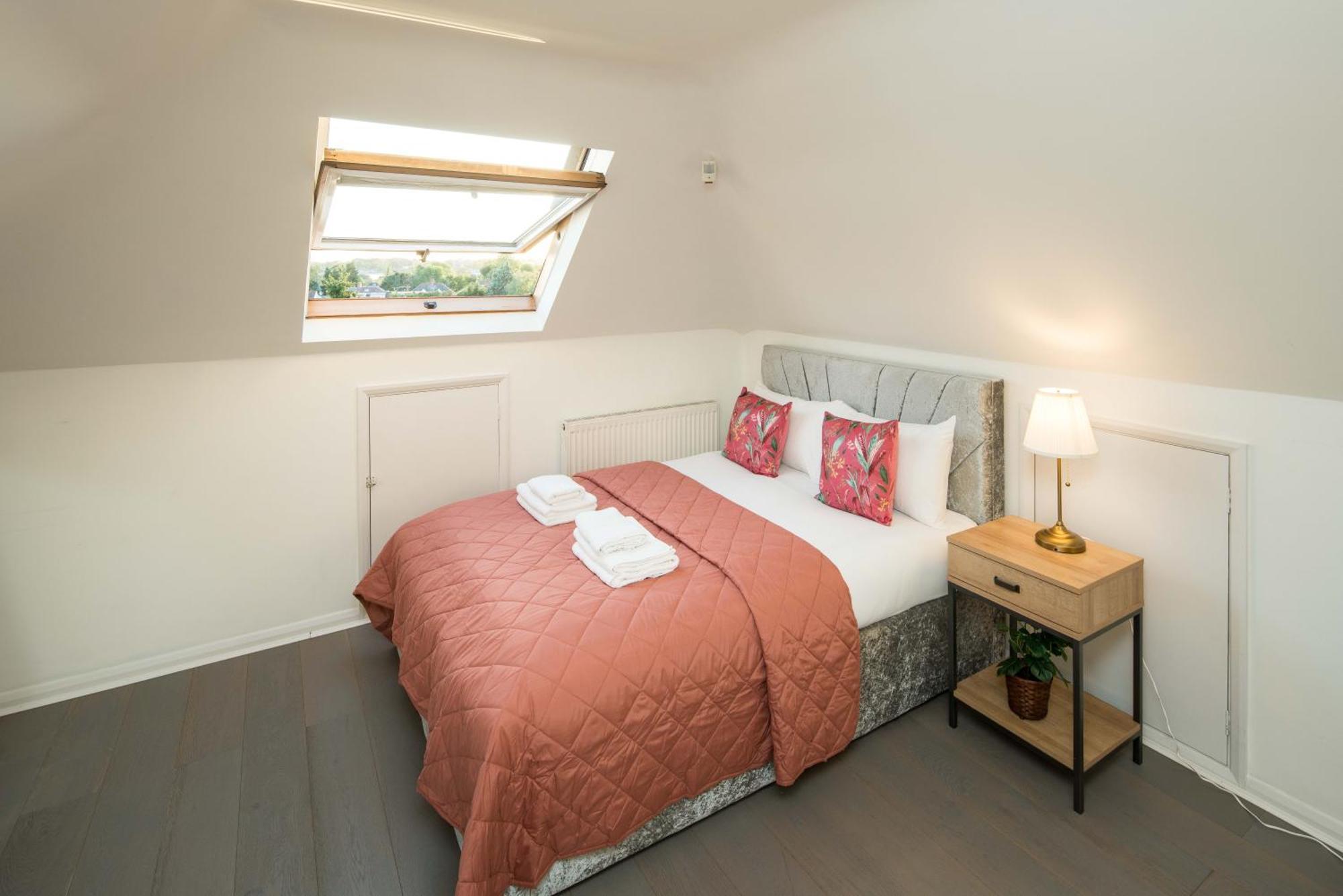 Holiday home Luxury Pool House With Free Parking - Unico Residences